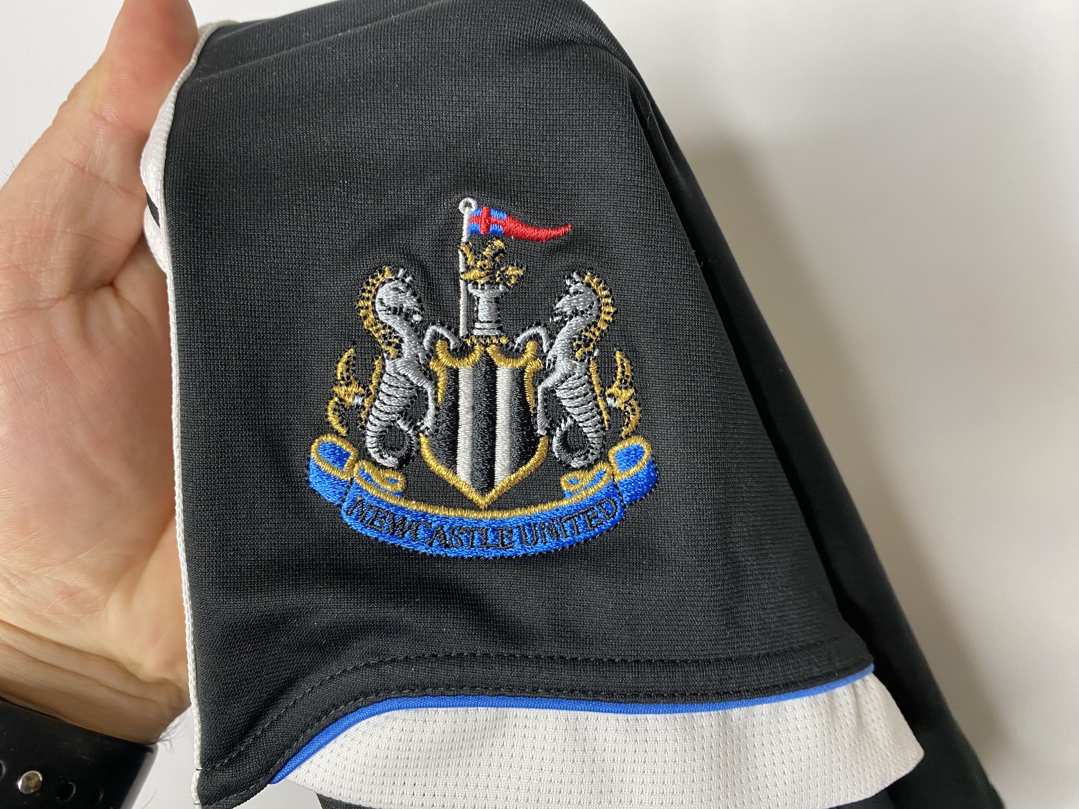 Adidas NEWCASTLE UNITED 2009 HOME FOOTBALL SOCCER SHORTS Size US 40 / EU 56 - 3 Thumbnail