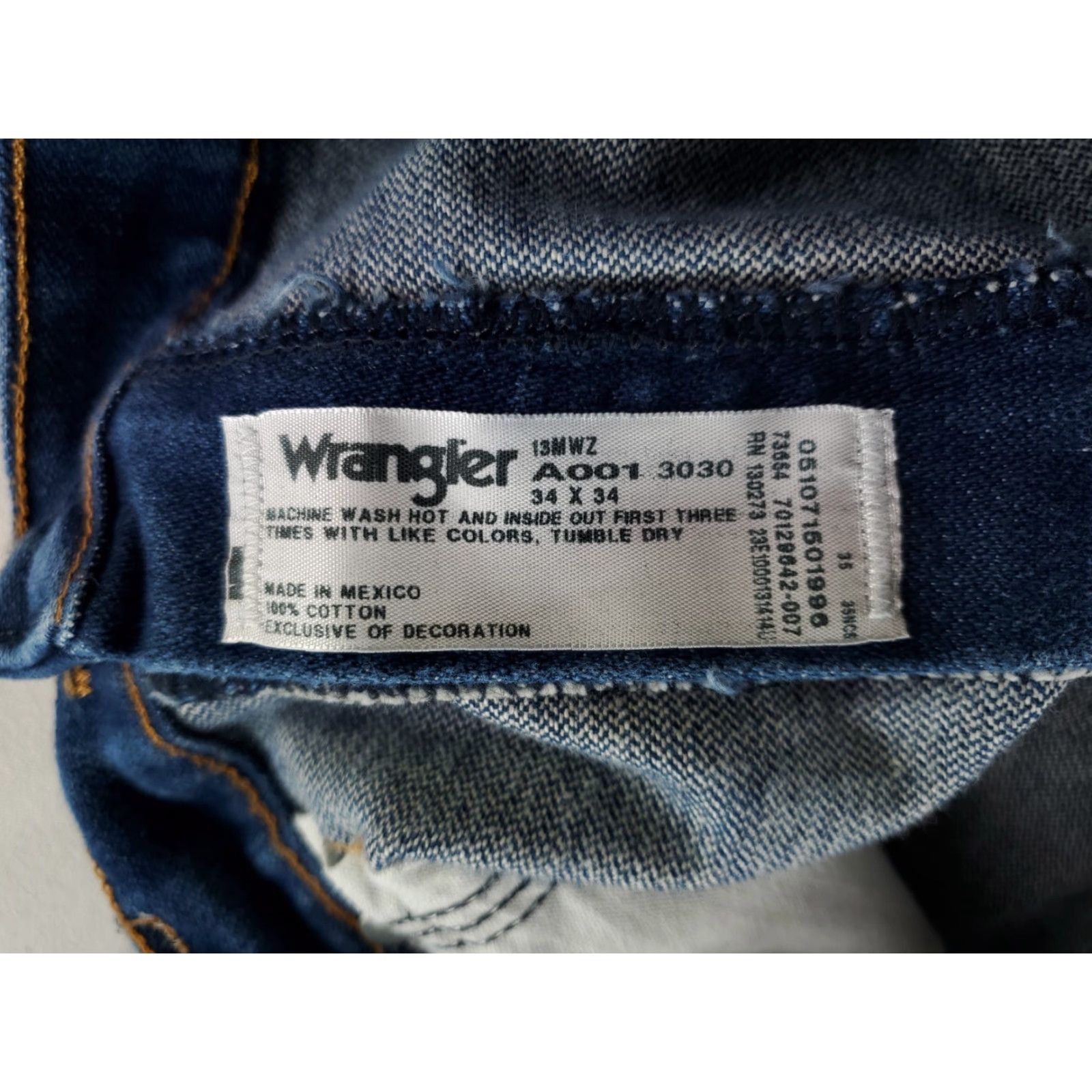 Wrangler VINTAGE Wrangler Jeans Blue 90s 13MWZ Mens 34x34 34x33 Actual Straight Pants Mens Blue VTG 90s 13MWZ Wrangler Jeans 34x34 Size US 34 / EU 50 - 5 Thumbnail