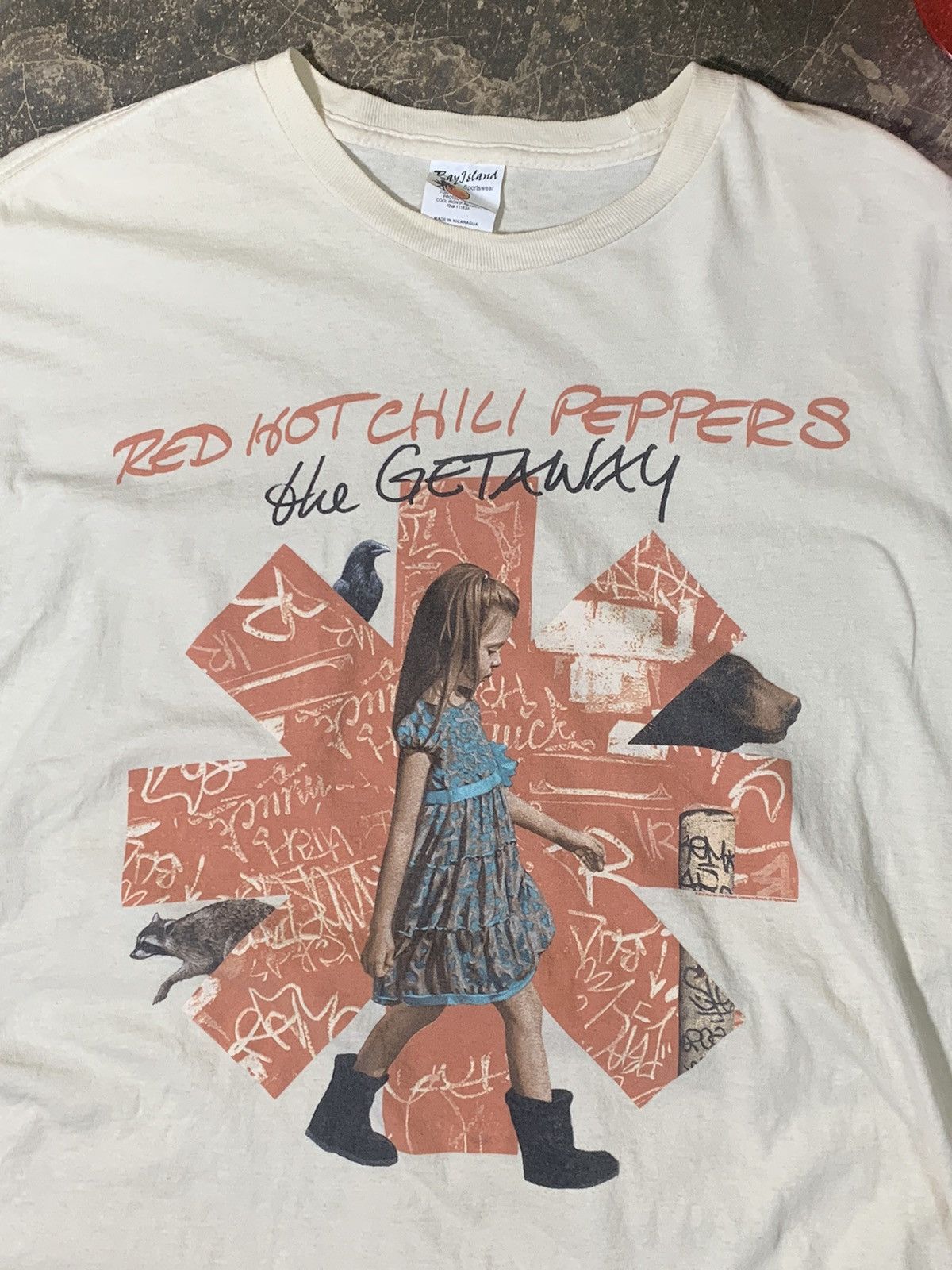 Band Tees Red Hot Chili Papers The Getaway Cropped Tshirt Size US XL / EU 56 / 4 - 3 Thumbnail