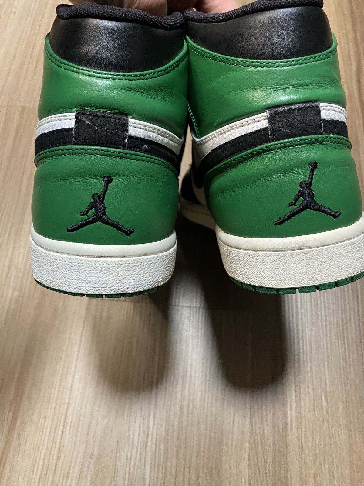 Jordan Brand Air Jordan 1 Retro High Boston Celtics 2009 Men's Size US 10 Size US 10 / EU 43 - 8 Thumbnail