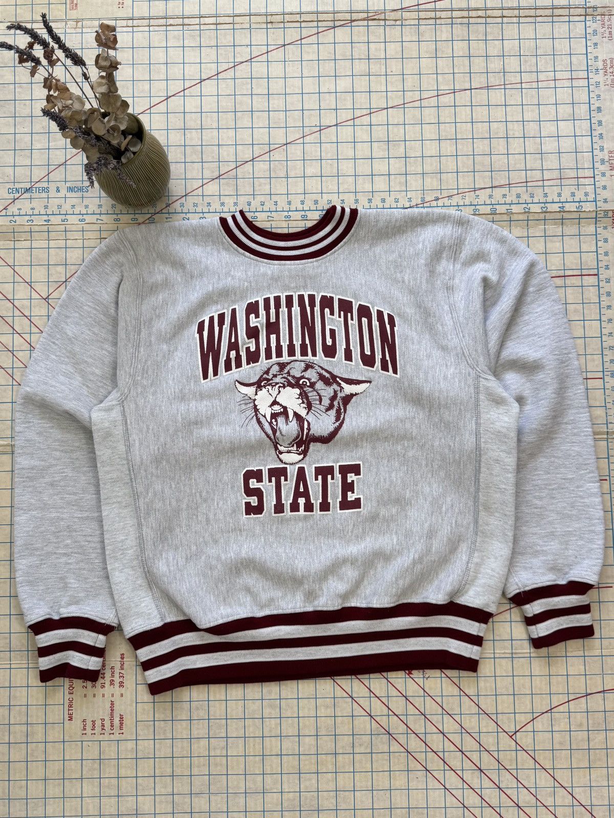 NCAA Vintage Washington Cougars Reverse Weave Style Ringer Crew Size US XL / EU 56 / 4 - 1 Thumbnail
