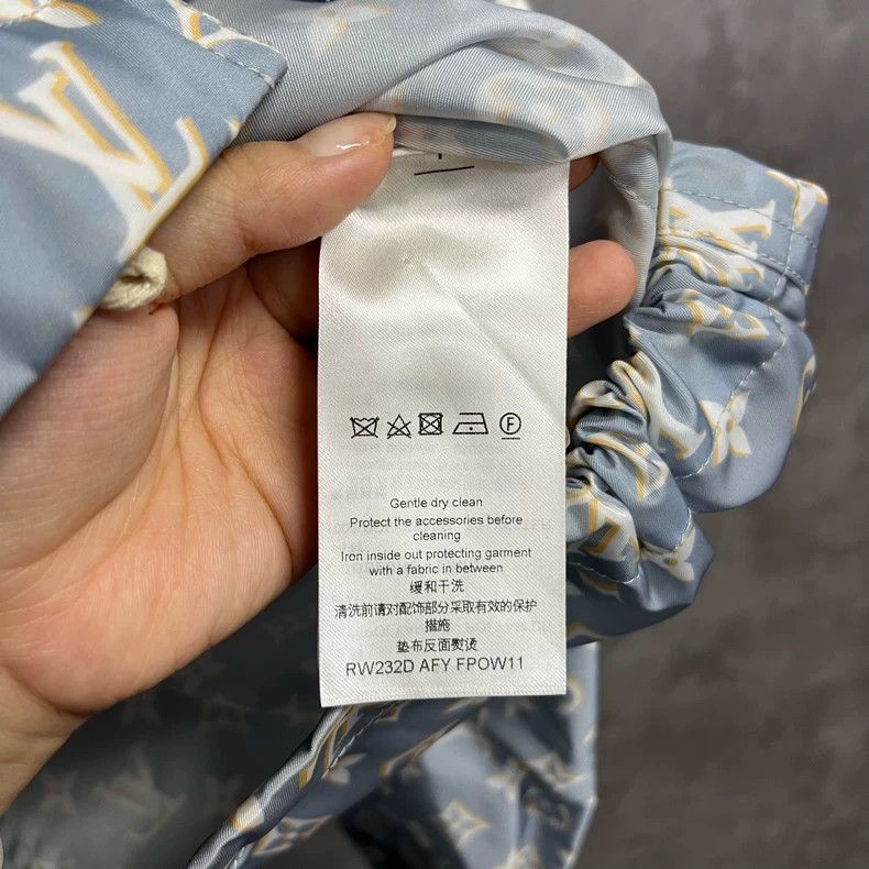 Louis Vuitton Louis Vuitton Full Blue Logo Hooded Jacket Size XS / US 0-2 / IT 36-38 - 7 Thumbnail