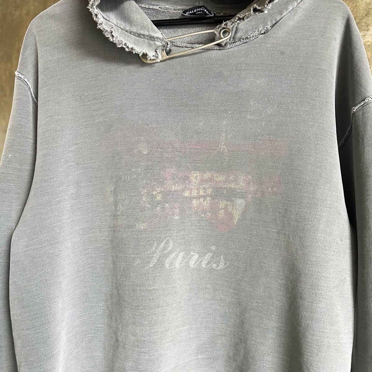 Balenciaga Balenciaga FW17 THRASHED Paris Safety Pin Hoodie Size US XL / EU 56 / 4 - 3 Thumbnail