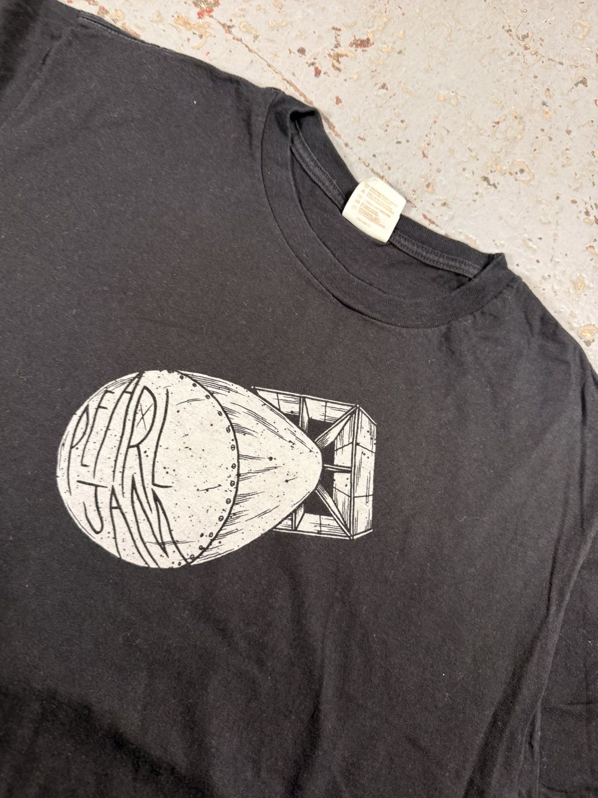 Other Vintage Pearl Jam Bomb Tour Tee Size US L / EU 52-54 / 3 - 2 Thumbnail