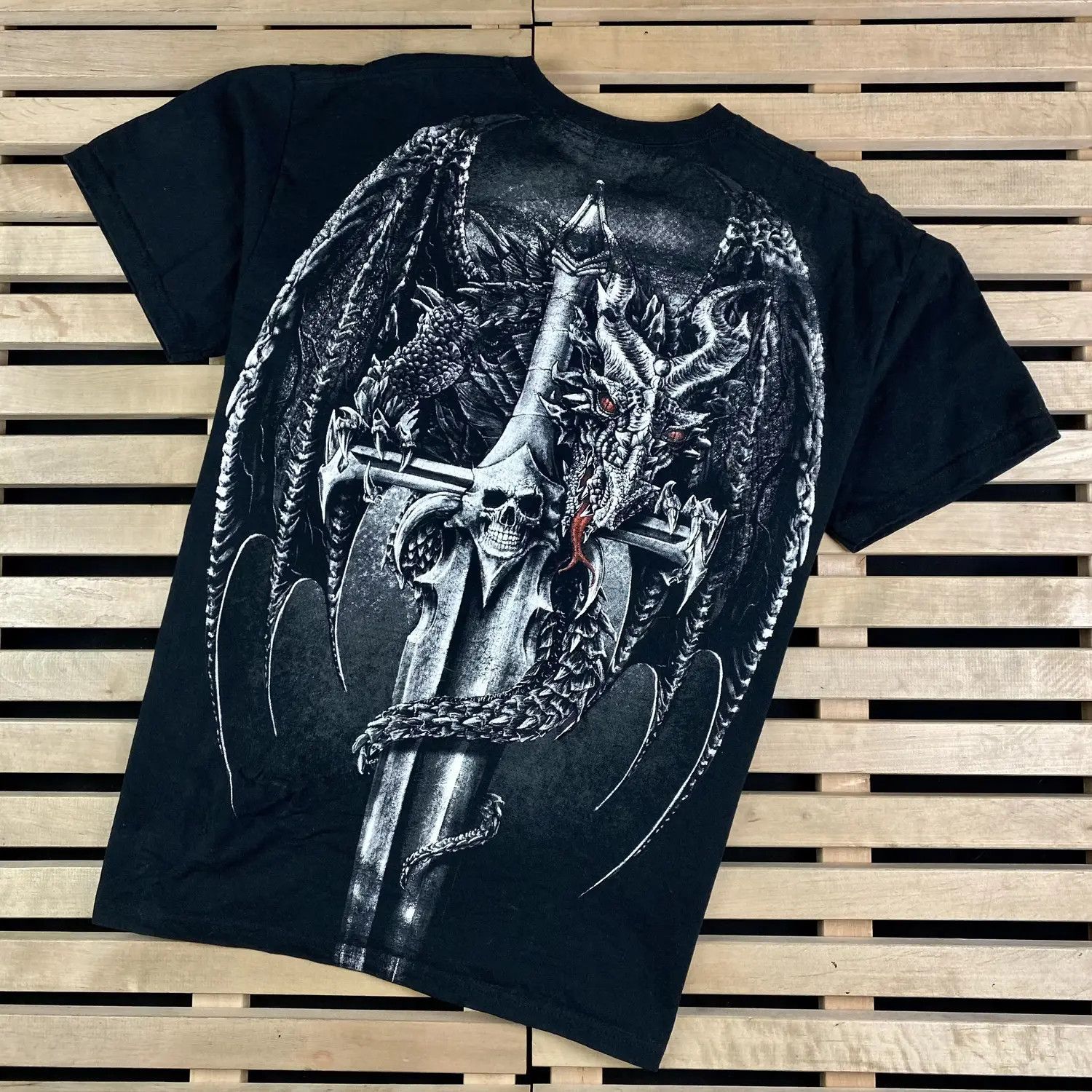Band Tees × Vintage Mens Vintage T Shirt Skulls Dragon Full Print Size XL Size US XL / EU 56 / 4 - 5 Thumbnail