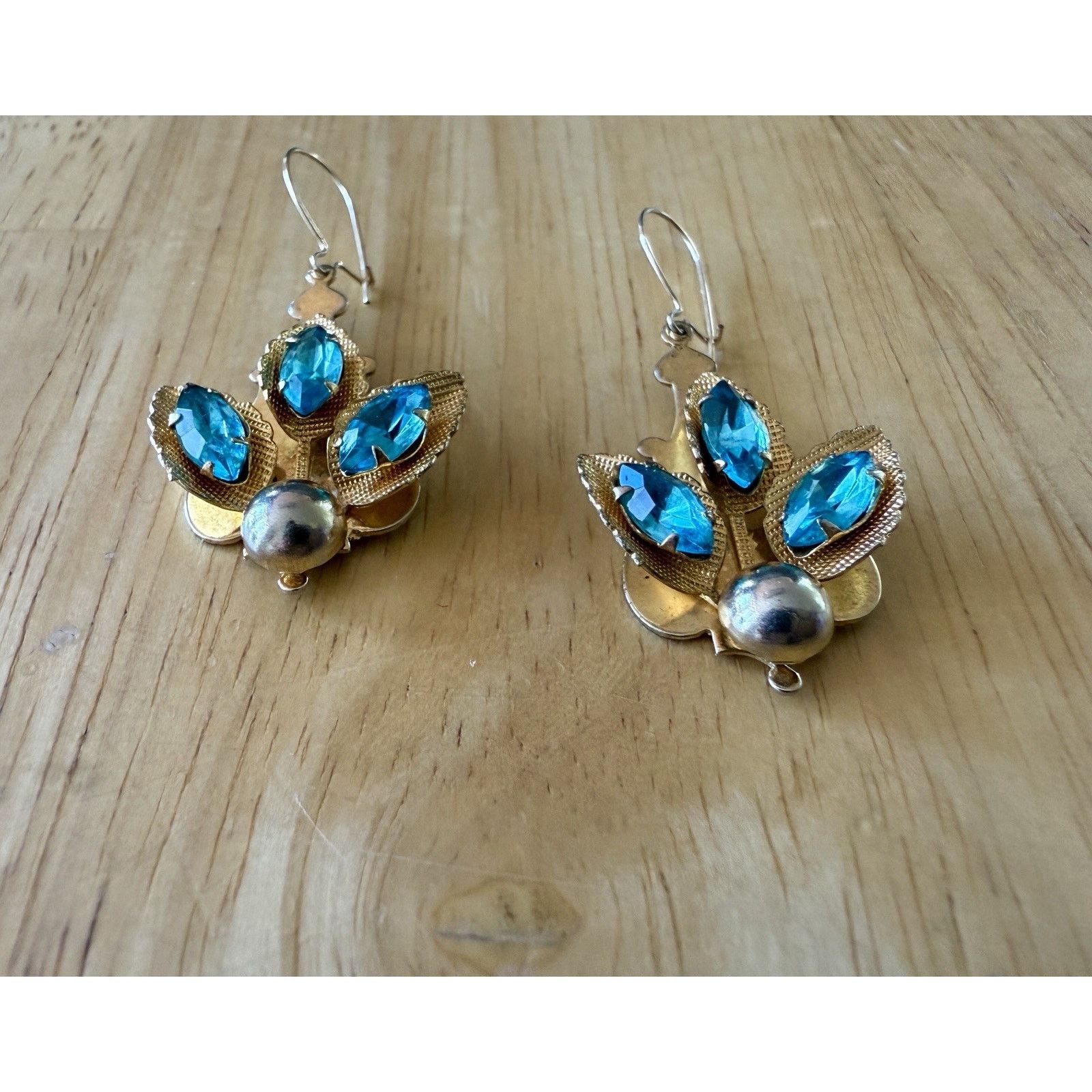 Other Vintage Bright Aqua Unfoiled Glass Dangle Earrings Size ONE SIZE - 4 Thumbnail