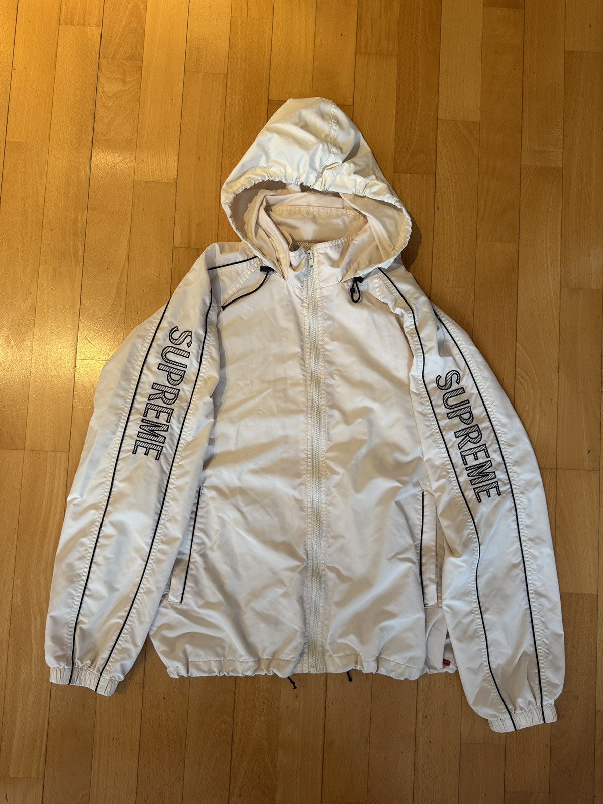 Supreme supreme windbreaker