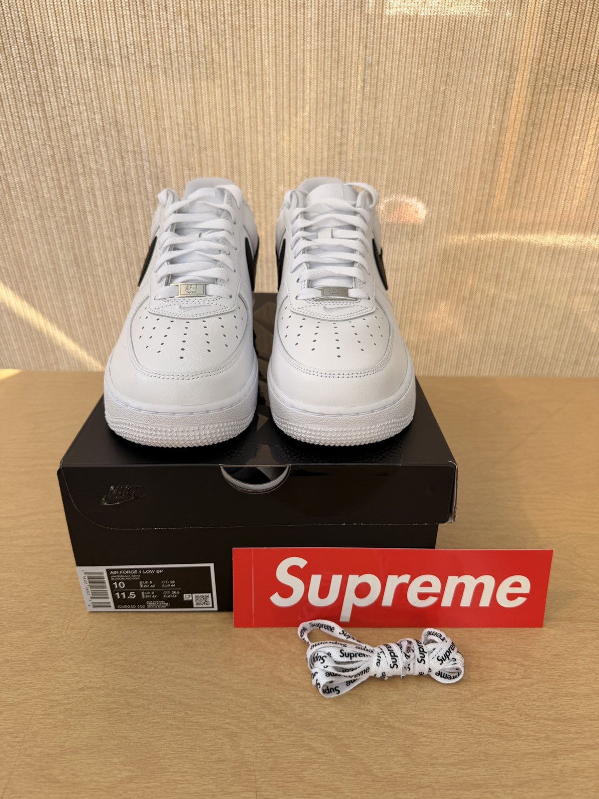 Nike × Supreme Nike Air Force 1 Low Supreme White Black Size US 10 / EU 43 - 3 Thumbnail