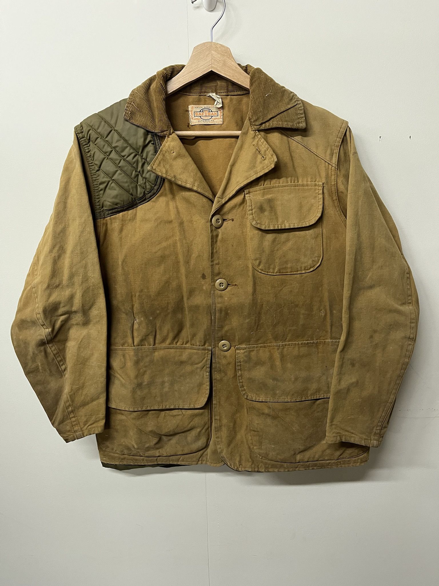 Vintage 1970s SafTBak Cord Collar Hunting Jacket Size M