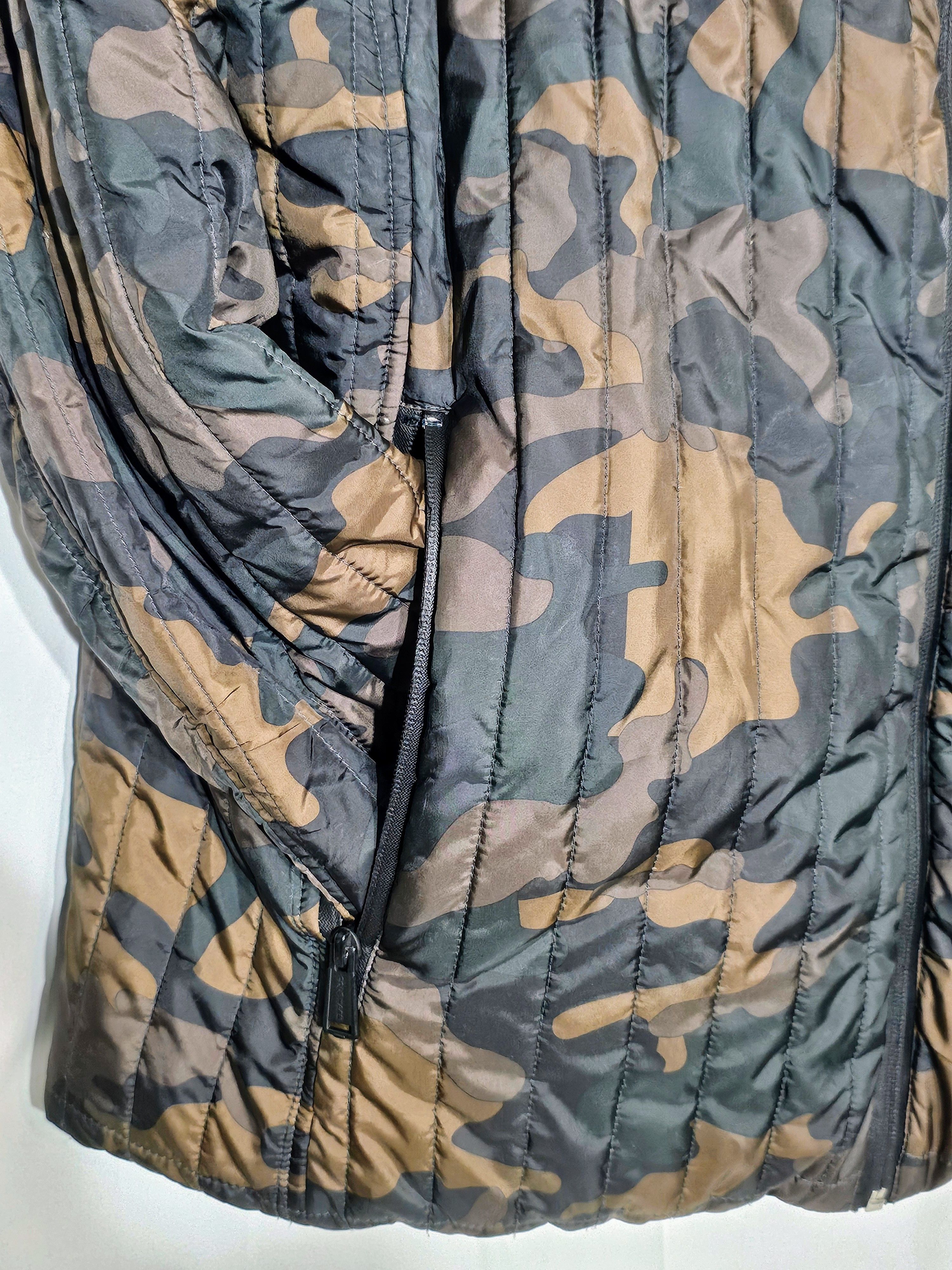 Cole Haan Camo fleece lined, quilted puffer coat. Size US XL / EU 56 / 4 - 7 Thumbnail