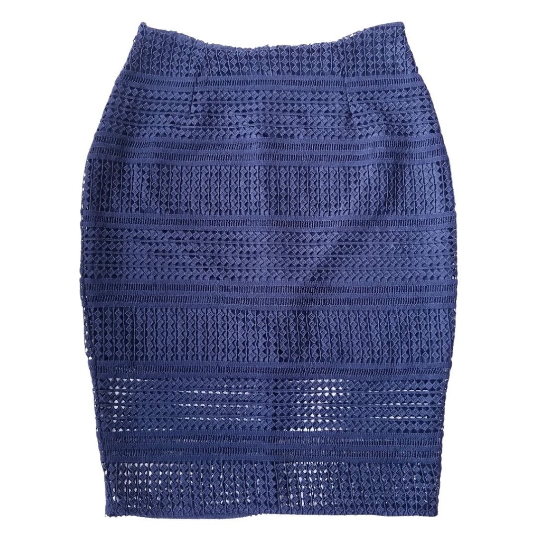 Anthropologie NYT Cupcakes&Cashmere lace midi pencil skirt sz 2 navy blue Size 26" / US 2 / IT 38 - 3 Thumbnail
