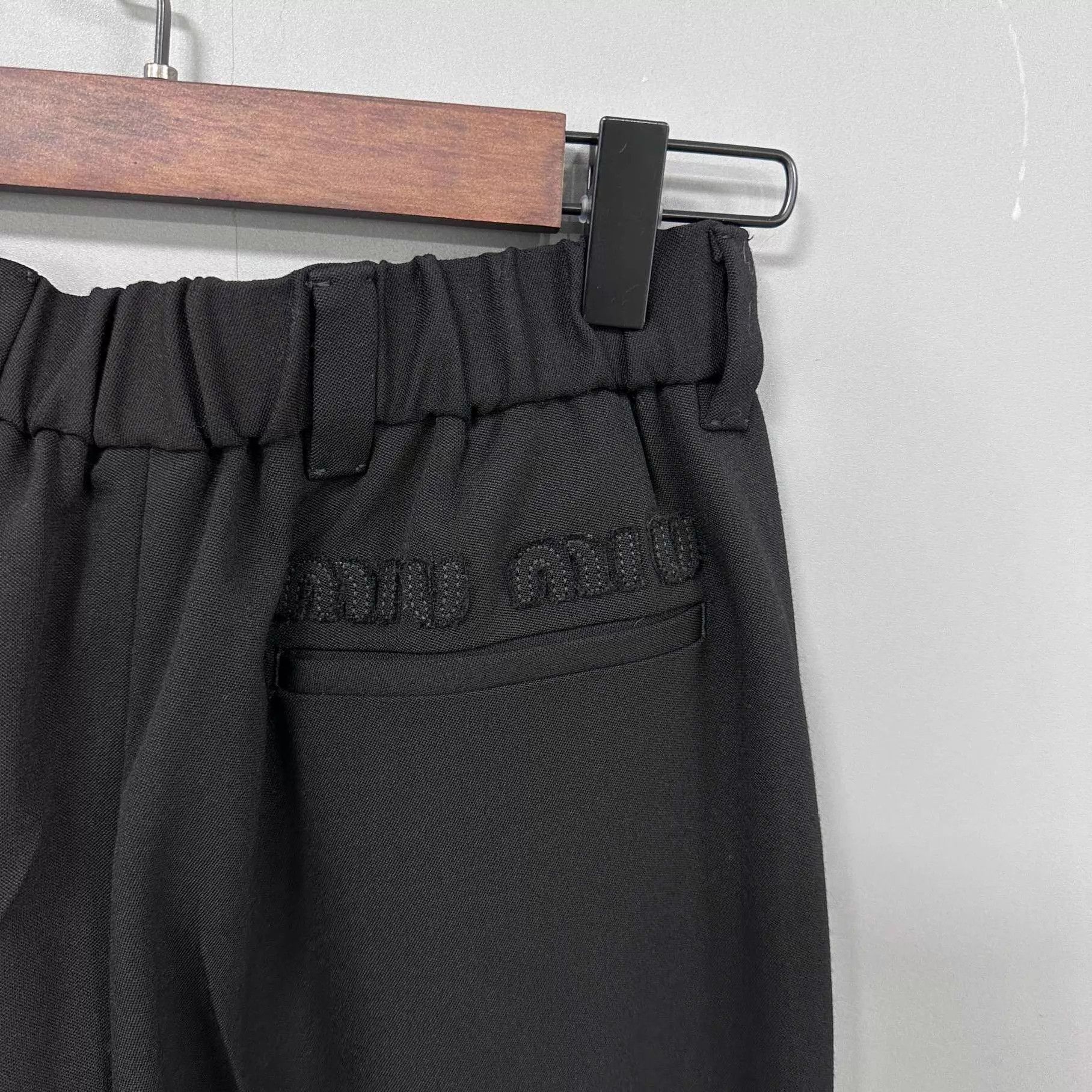 Miu Miu MIUMIU Women's Black Embroidered Logo Casual Trousers Size 26" / US 2 / IT 38 - 5 Thumbnail