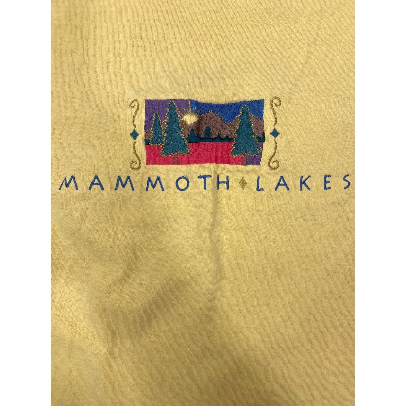 Vintage VINTAGE Desert Heat T-Shirt Womens Christmas Embroidered Yellow Small Short Sleeve USA #3466 Size S / US 4 / IT 40 - 2 Thumbnail