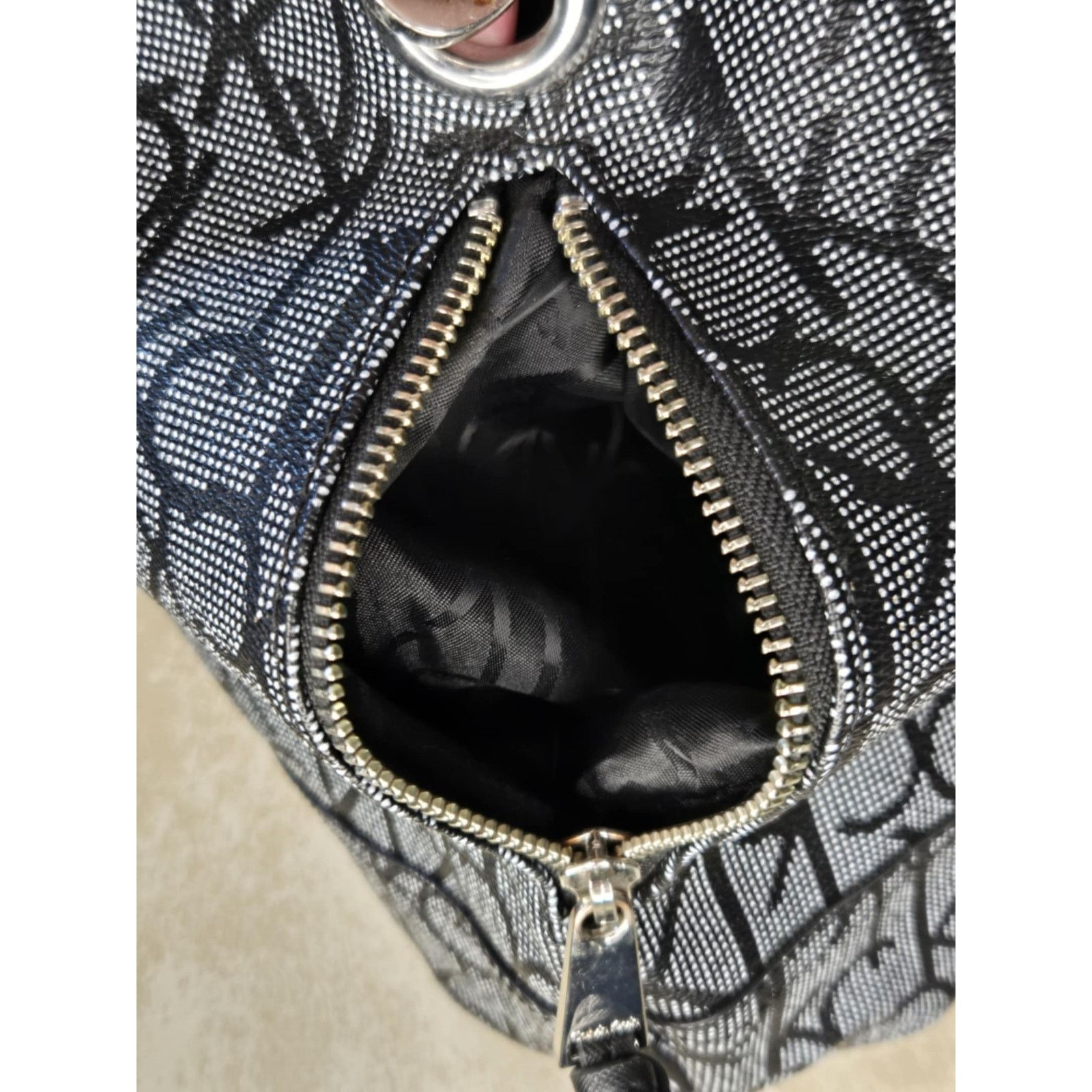 Calvin Klein Calvin Klein monogram logo faux leather gray and black hobo Size ONE SIZE - 4 Thumbnail