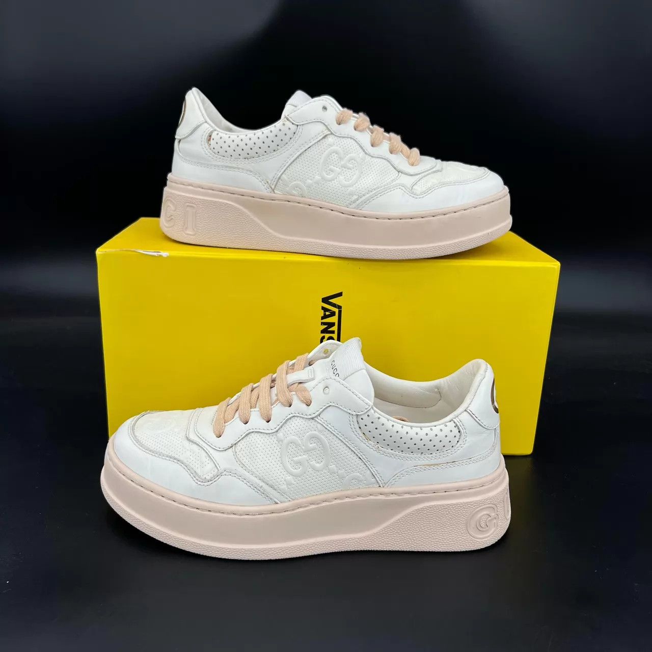 Gucci Gucci Rhyton Sneaker White/Brown Women's 36.5 CH7945 Size US 6 / IT 36 - 3 Thumbnail