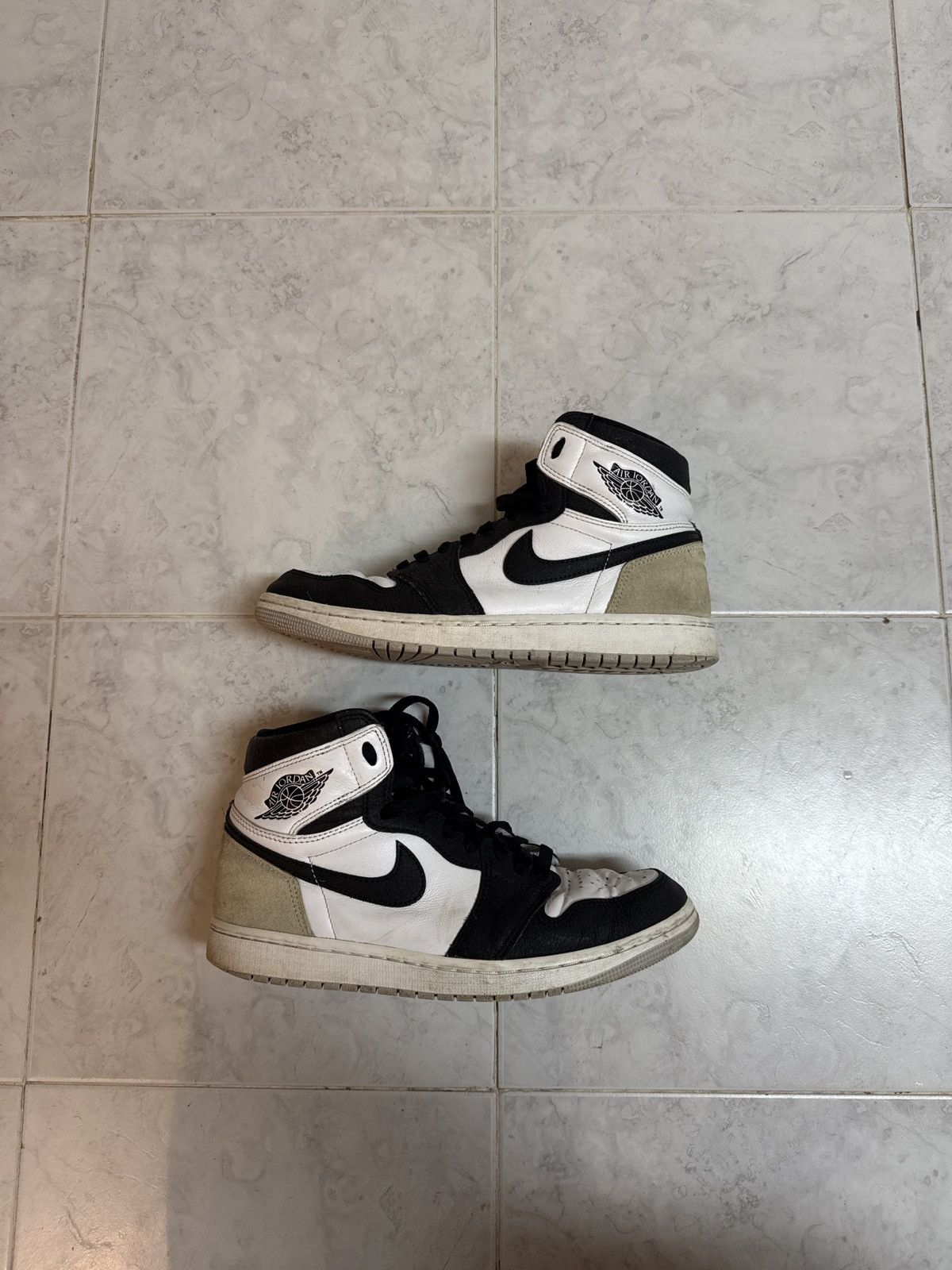 Jordan Brand × Nike Air Jordan 1 Retro High OG US 9 with Box Size US 9 / EU 42 - 2 Thumbnail
