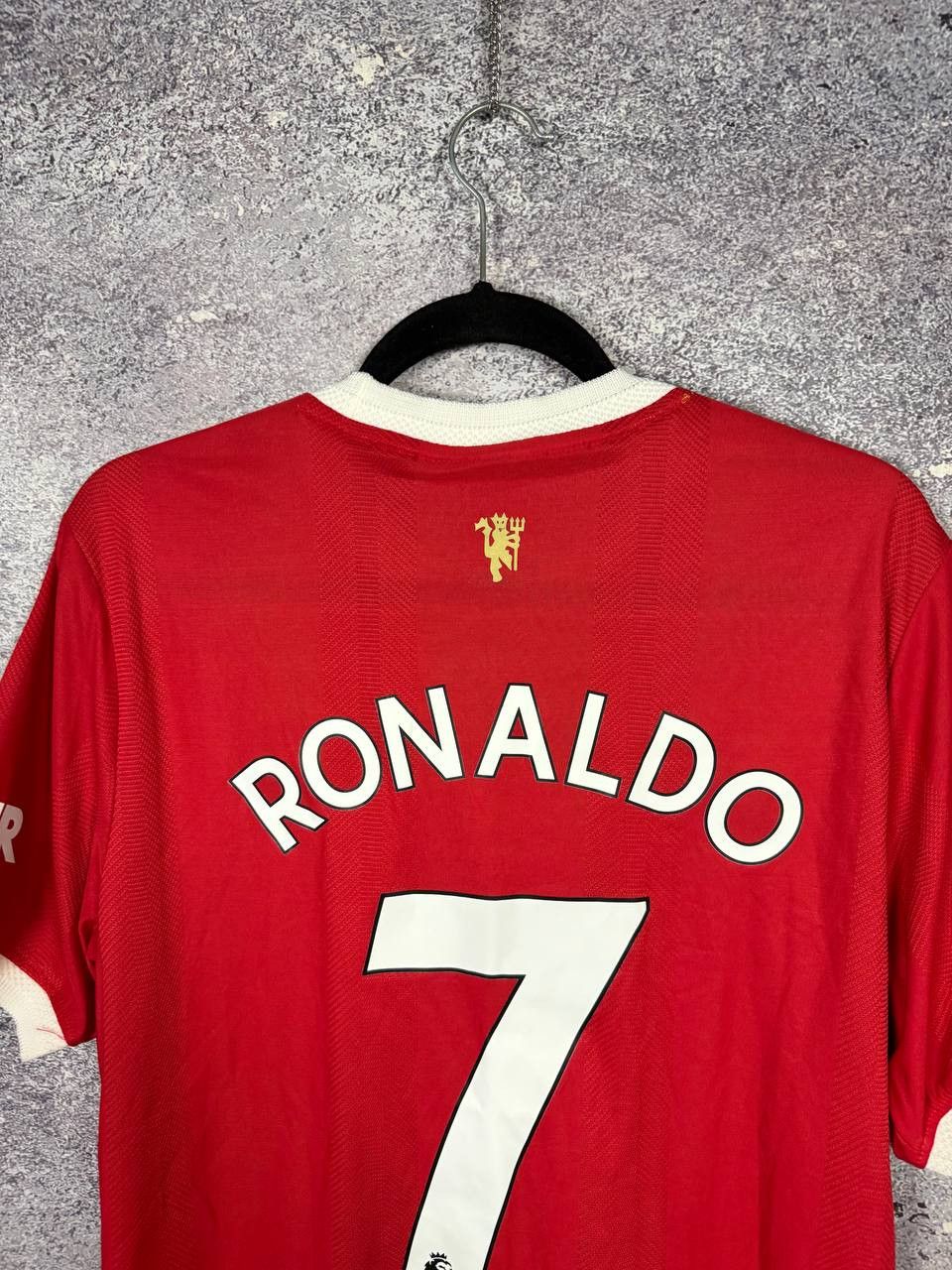 Adidas RONALDO Manchester United 2021/22 Fan Soccer Jersey Medium Size US M / EU 48-50 / 2 - 11 Thumbnail