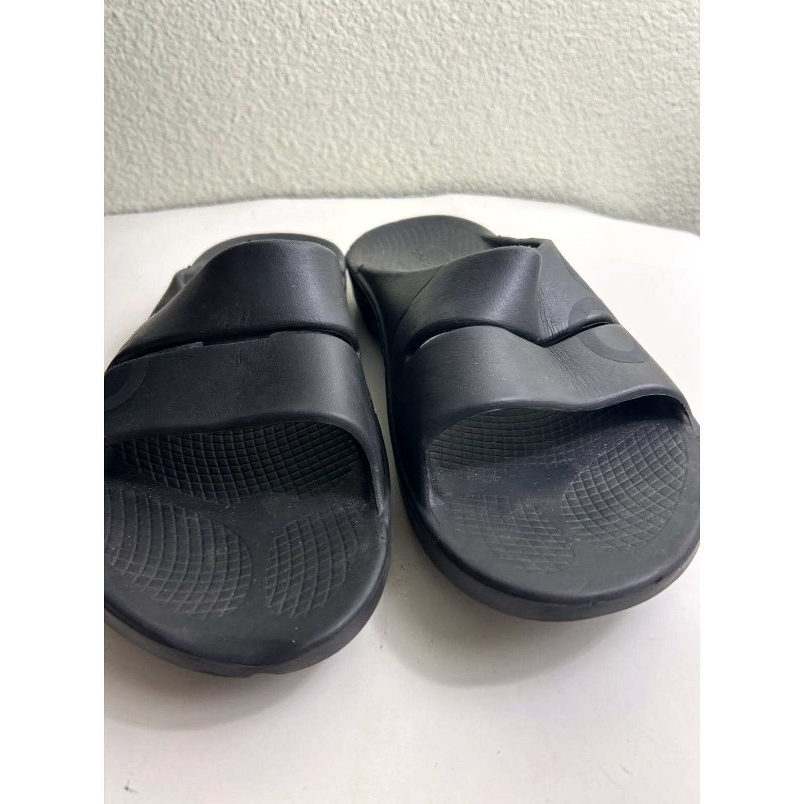 Vintage OOFOS Ooahh Sport Recovery Slide Sandals Men’s 11 Women’s 13 Black Size US 11 / IT 41 - 6 Thumbnail