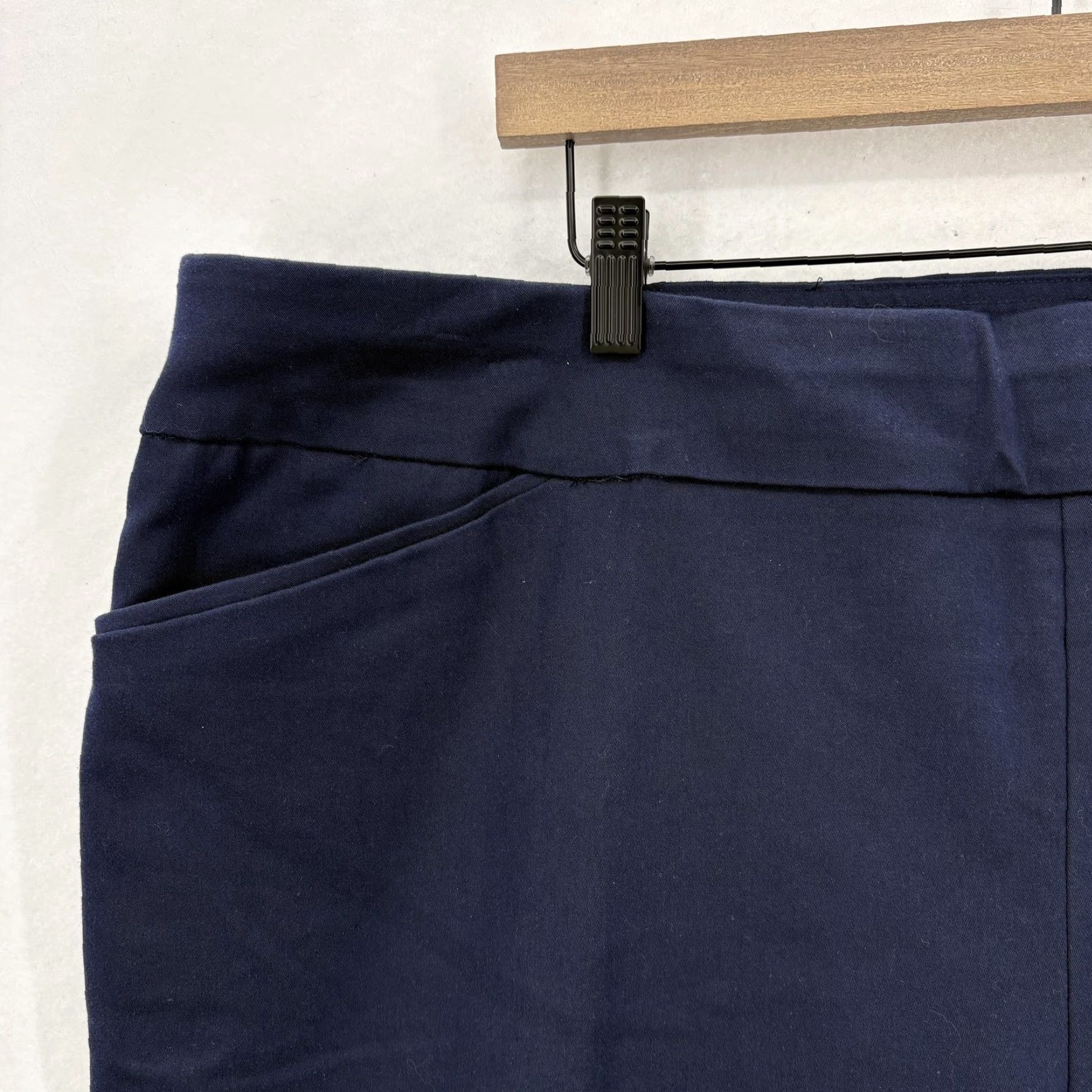 Croft & Barrow Croft & Barrow Pants Womens 24W Navy Effortless Stretch Capri Comfort Waist NWT Size 42" / US 20 - 3 Thumbnail