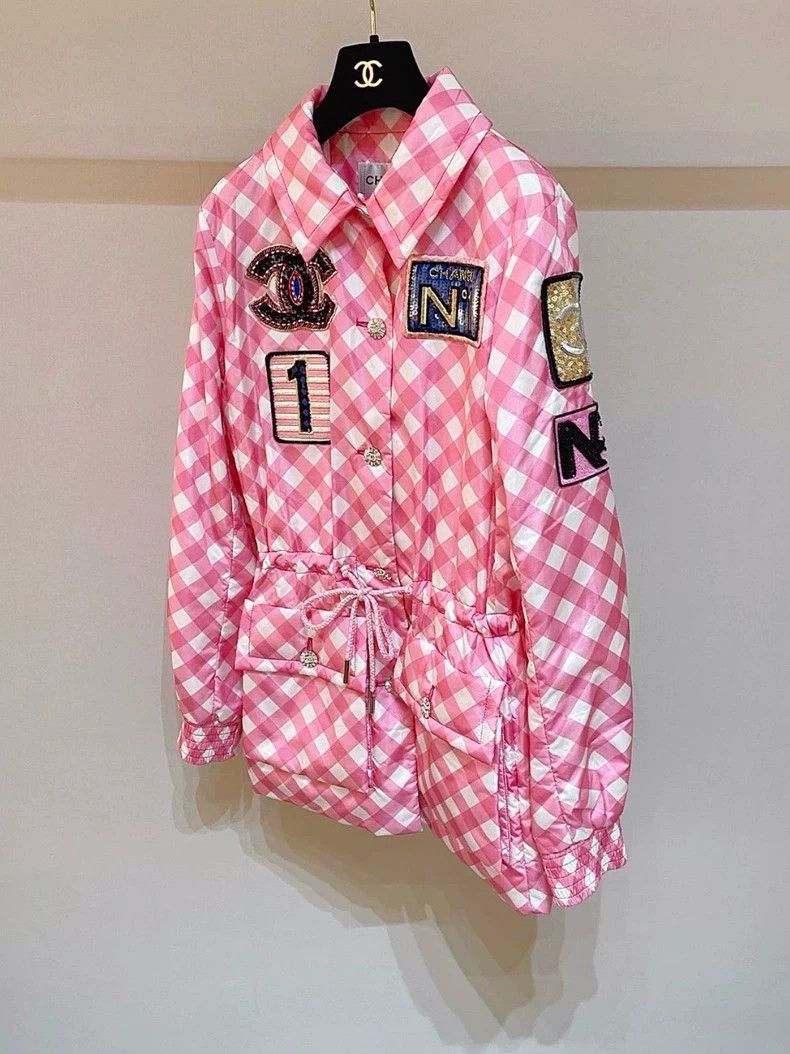 Chanel Chanel 23C pink and white plaid logo waist jacket Size S / US 4 / IT 40 - 2 Thumbnail