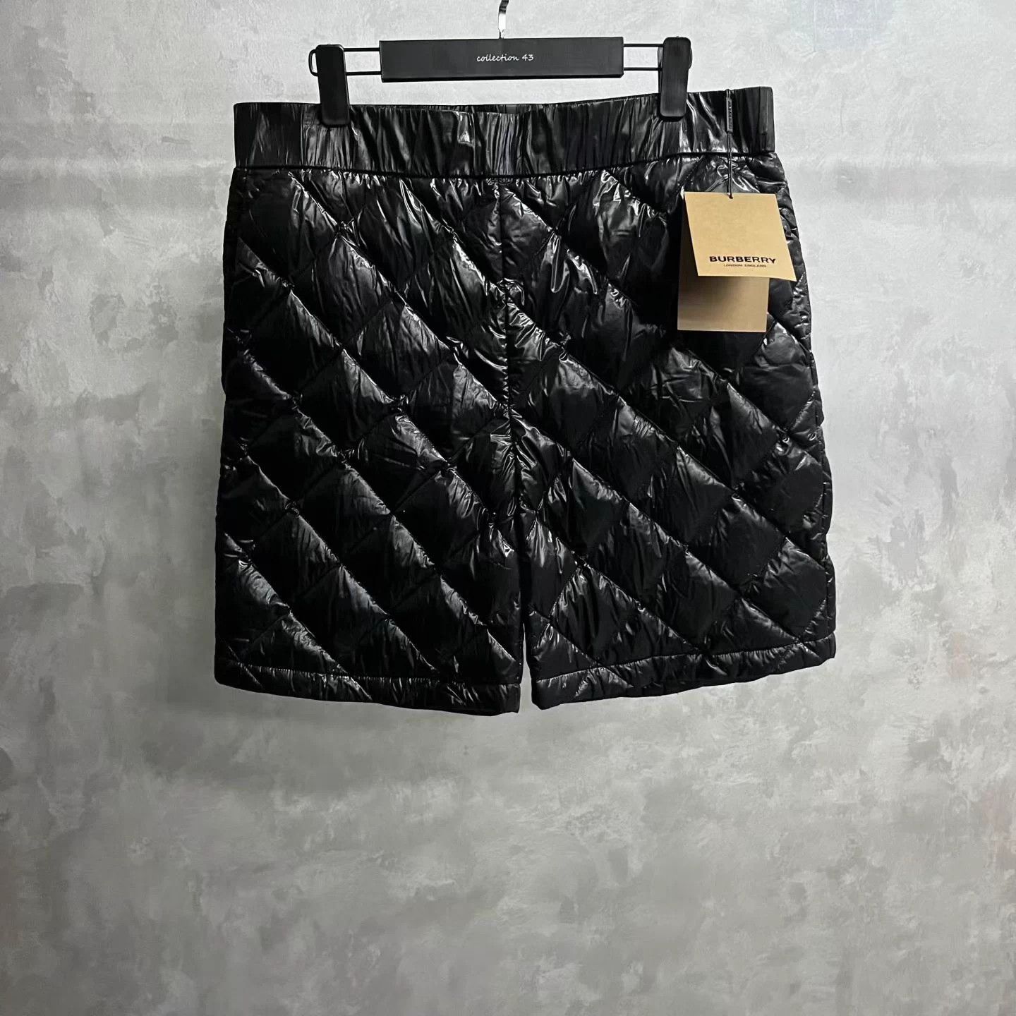 Burberry Burberry Black Quilted Nylon Drawstring Shorts L Size 30" / US 8 / IT 44 - 1 Thumbnail