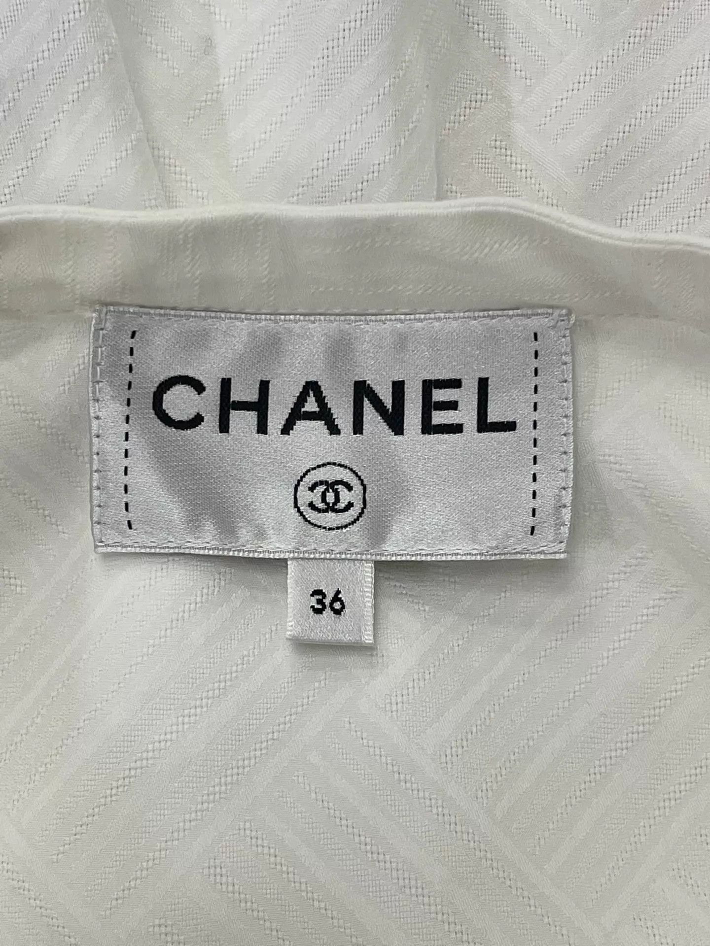 Chanel CHANEL White Ruffle Detail Shirt 36 Size XS / US 0-2 / IT 36-38 - 4 Thumbnail