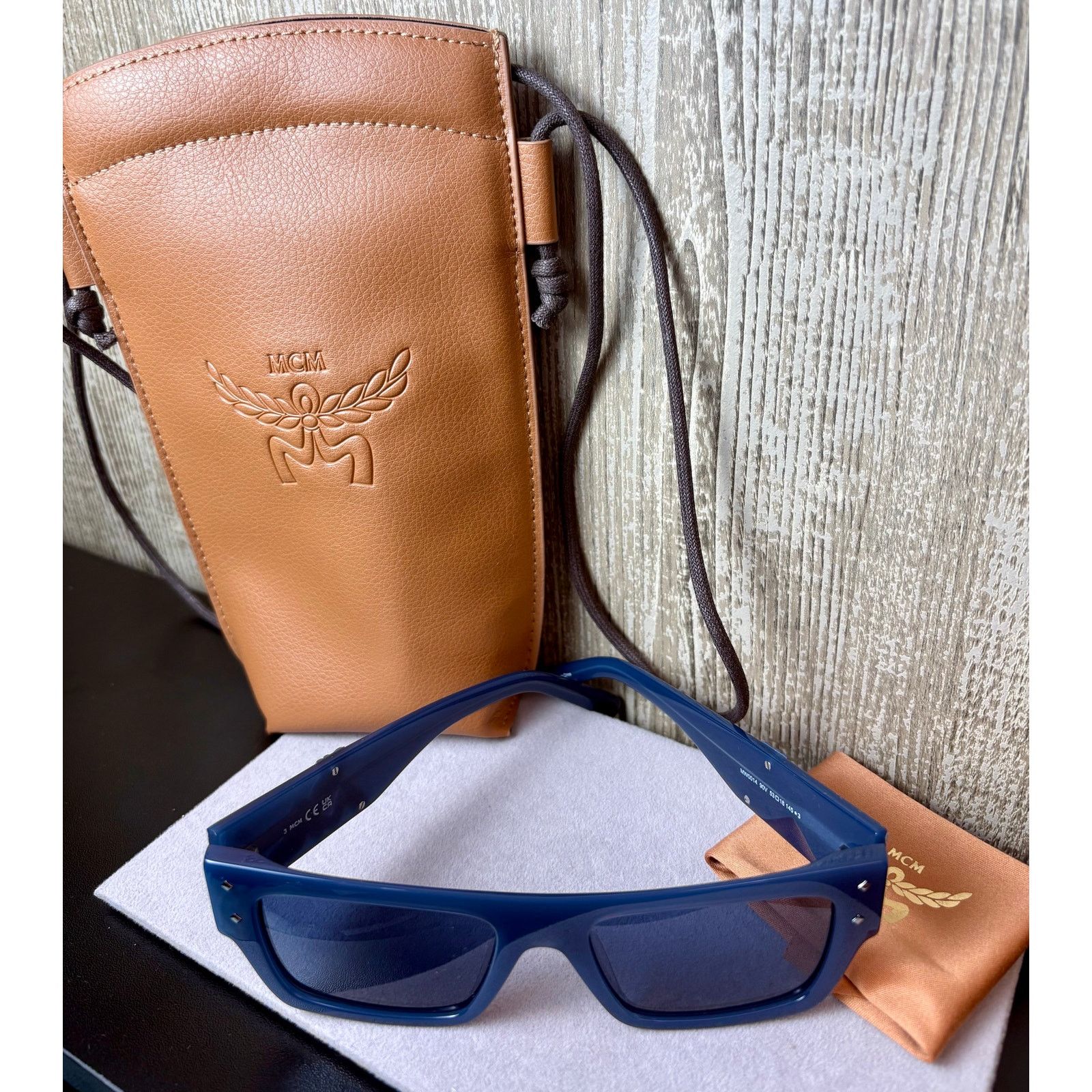 MCM NEW MCM Luxury Sunglasses w/ Side-body Case - MW0014 Size ONE SIZE - 6 Thumbnail