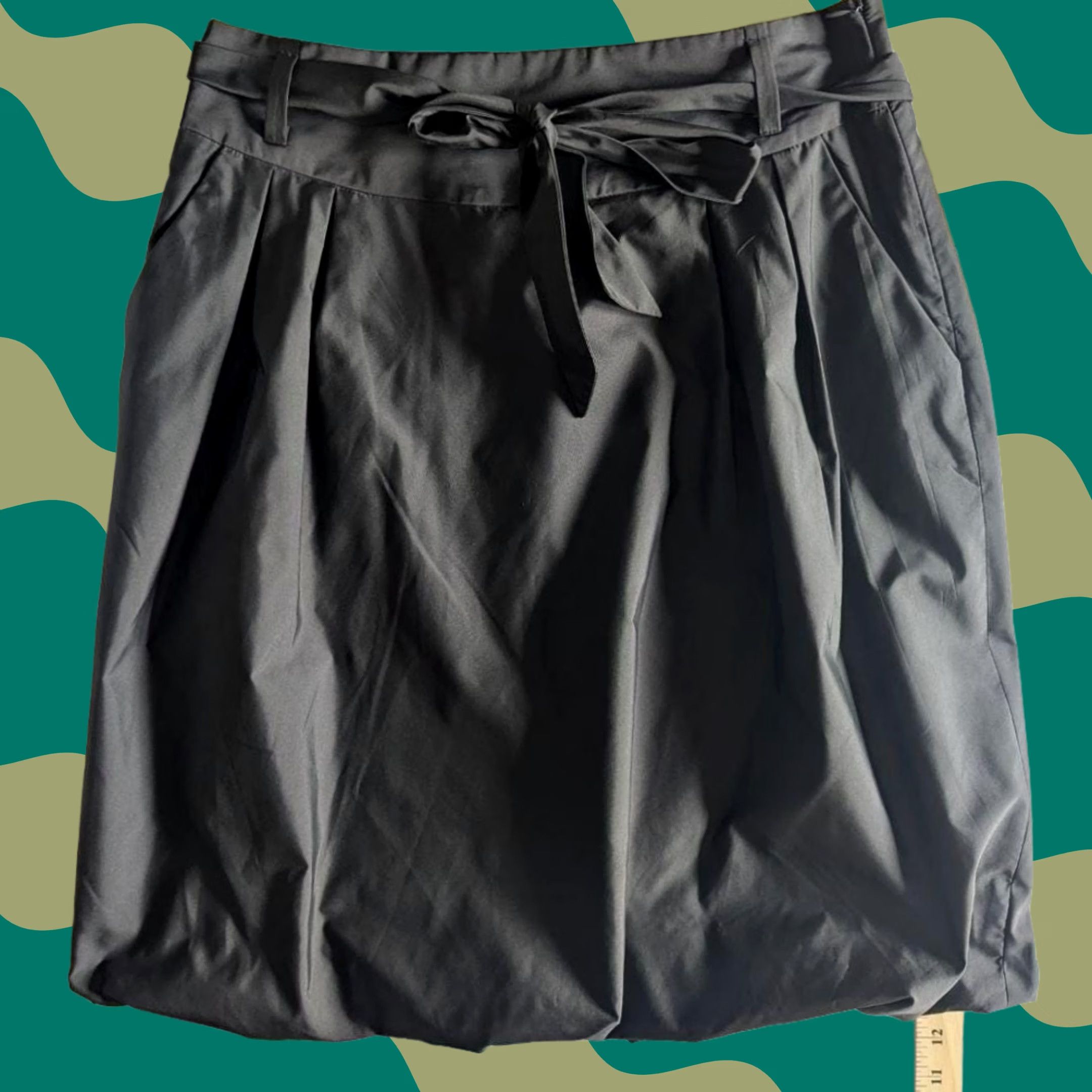 Banana Republic VINTAGE Banana Republic Skirt Belted Pleated Knee Length Charcoal Grey Bubble Hem Zipper Pockets Layered 6 Womens Size 28" / US 6 / IT 42 - 1 Thumbnail