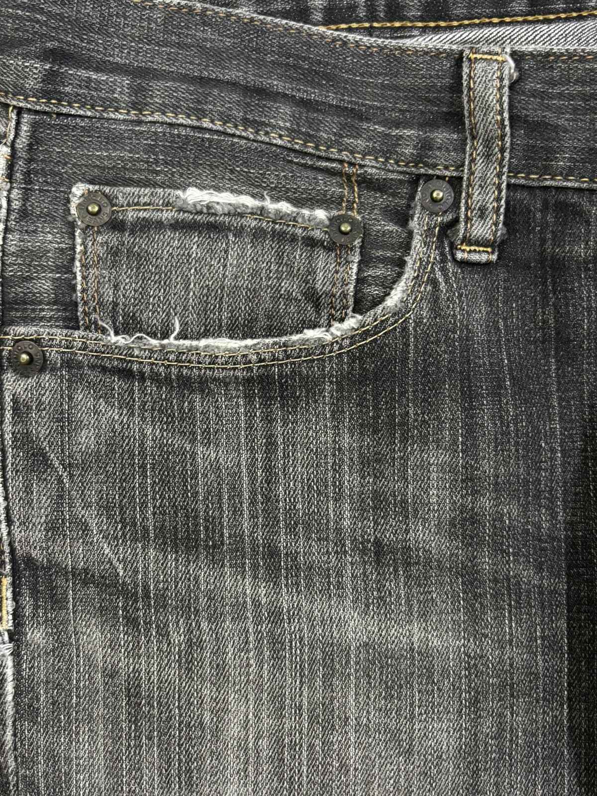 Undercover × Uniqlo Vintage Uniqlo S001 Faded Washed Slim Straight Jeans Size US 32 / EU 48 - 4 Thumbnail