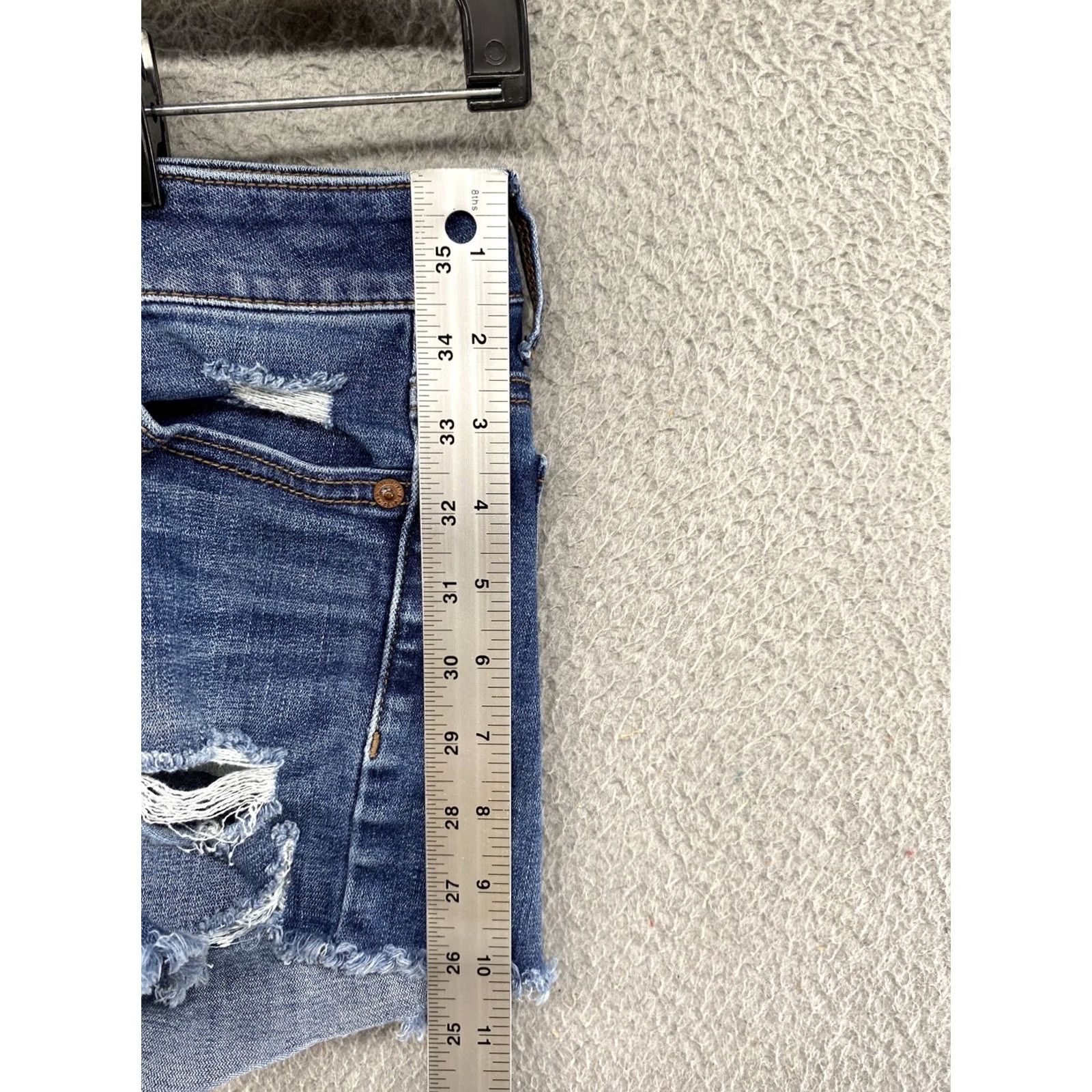 American Eagle Outfitters American Eagle Outfitters Midi Shorts Super Stretch X Blue Denim Size 0 Women’s Casual Distress 5-Pocket Regular Rise Mid Blue Size 25" / US 0 / IT 36 - 7 Thumbnail
