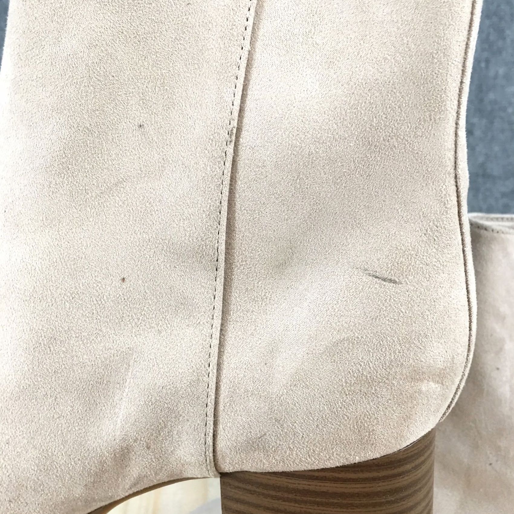 Old Navy Old Navy Boots Womens 8 Casual Side Zip Ankle Booties Beige Faux Suede Heels Size US 8 / IT 38 - 6 Thumbnail