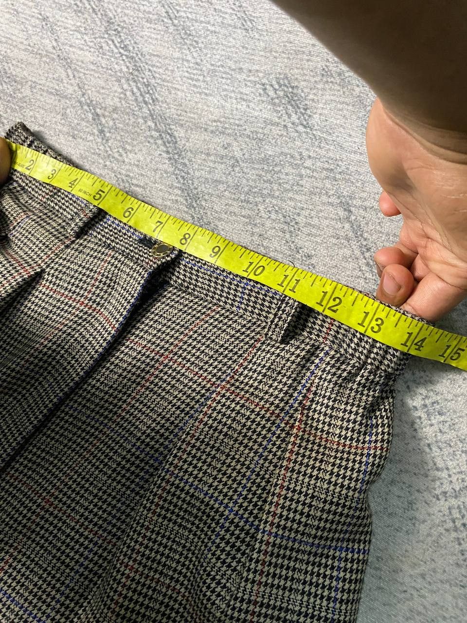 Givenchy × Vintage Vintage Givenchy Play Houndstooth High Waist Wide Leg Short Size 28" / US 6 / IT 42 - 13 Thumbnail