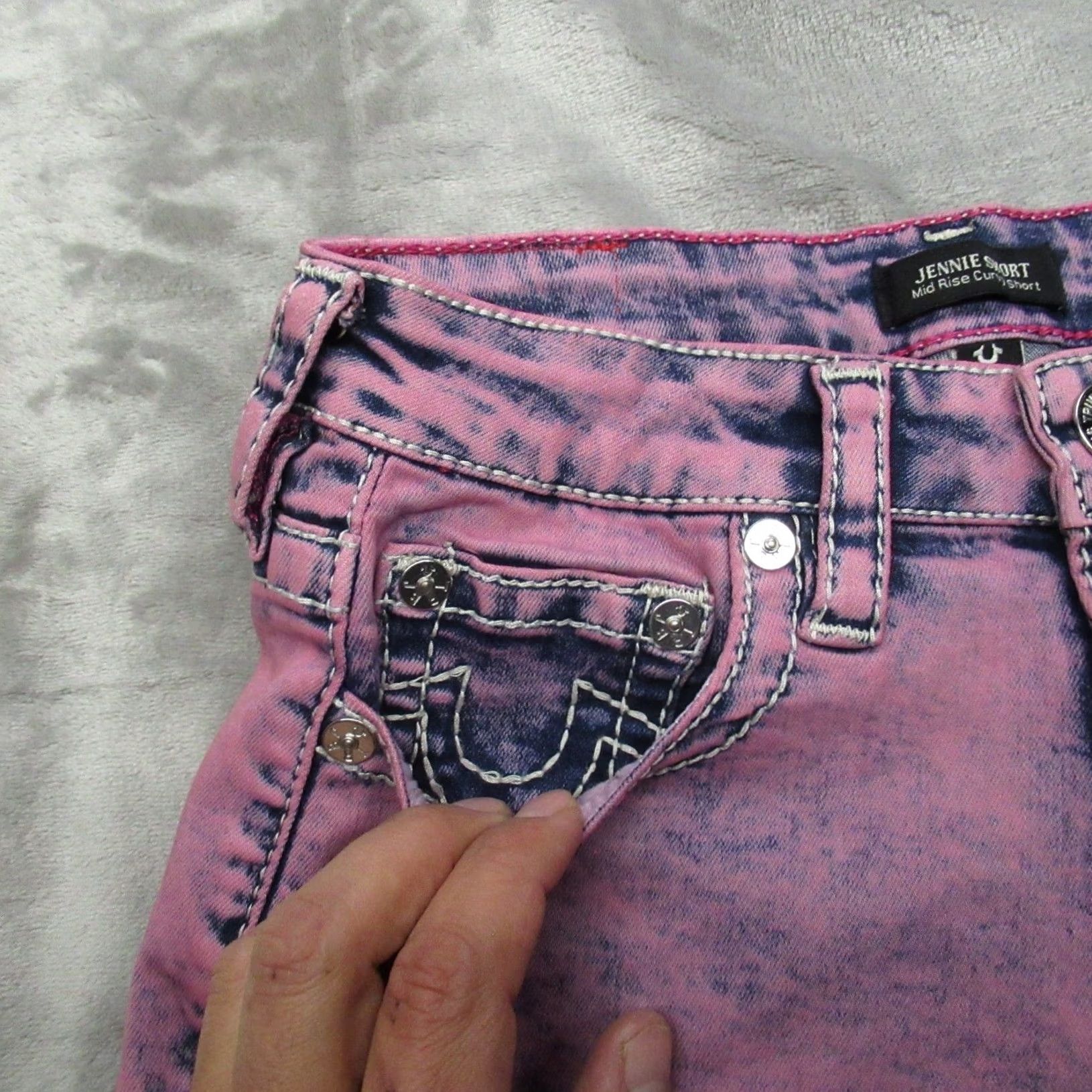 True Religion True Religion Denim Shorts Womens 26 Fuchsia Jennie Mid Curvy Raw Hem 159 NEW Size 26" / US 2 / IT 38 - 5 Thumbnail