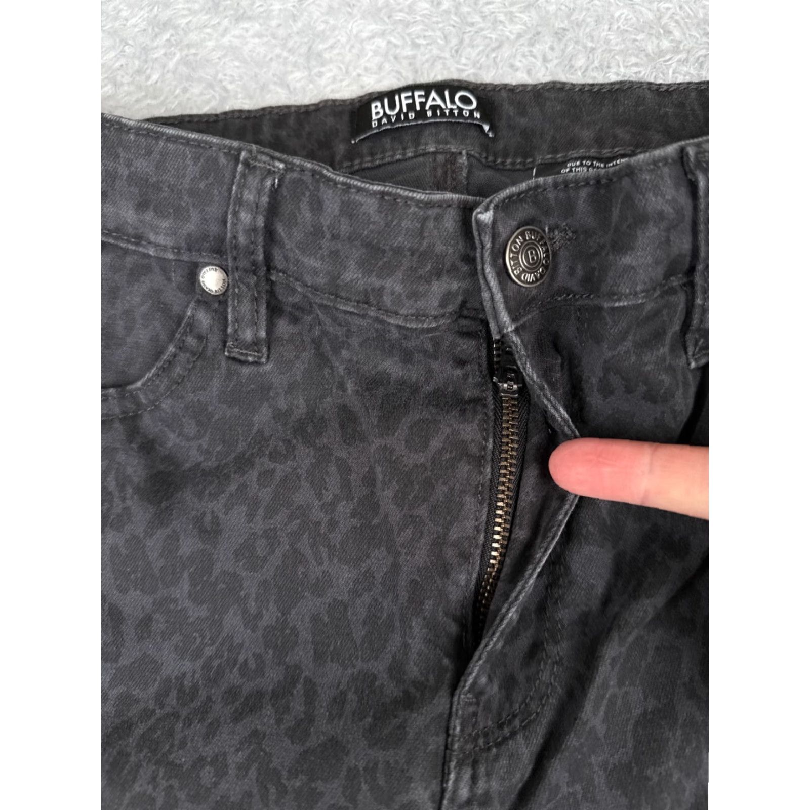 Buffalo David Bitton VINTAGE Buffalo Denim Jeans Women's Medium Tapered Skinny Animal Print 90s Gray Size 28" / US 6 / IT 42 - 5 Thumbnail