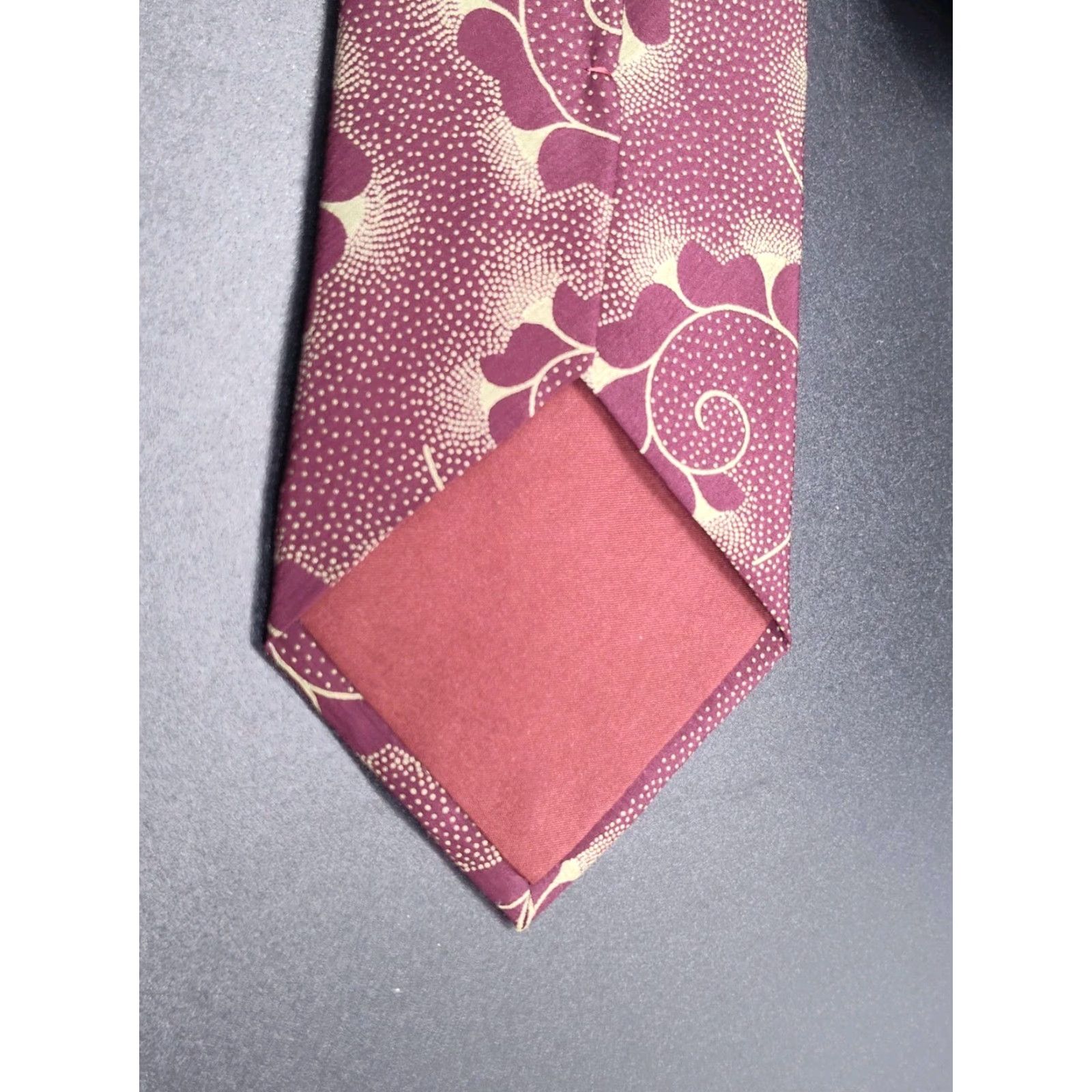 Vintage VINTAGE Barneys New York Men's Tie 100% Silk Burgundy Swirl Dots Retro Paisley Italy Classic Size ONE SIZE - 4 Thumbnail