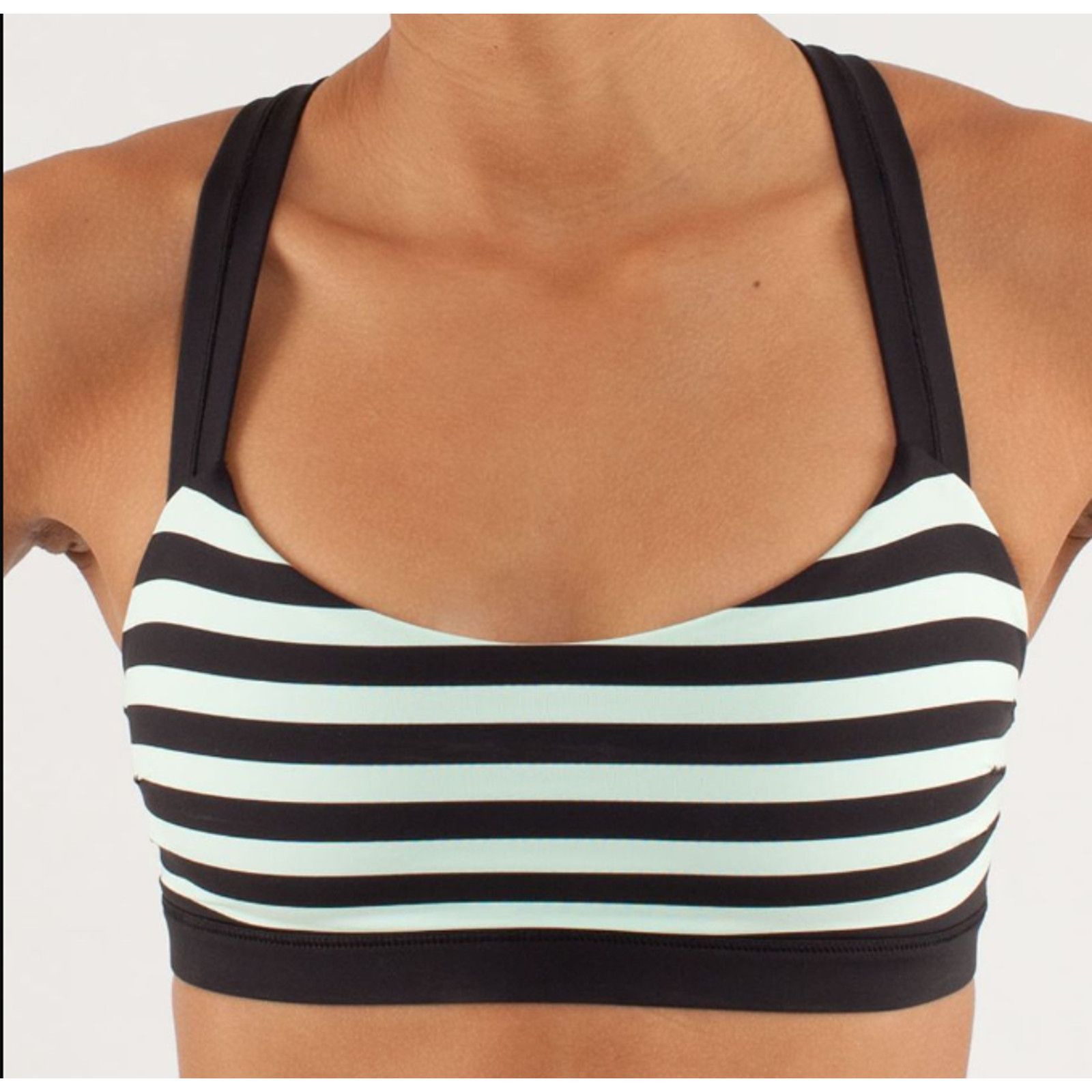 Lululemon Worn twice Lululemon Cardio Kick Bra Size 6 Size M / US 6-8 / IT 42-44 - 2 Thumbnail