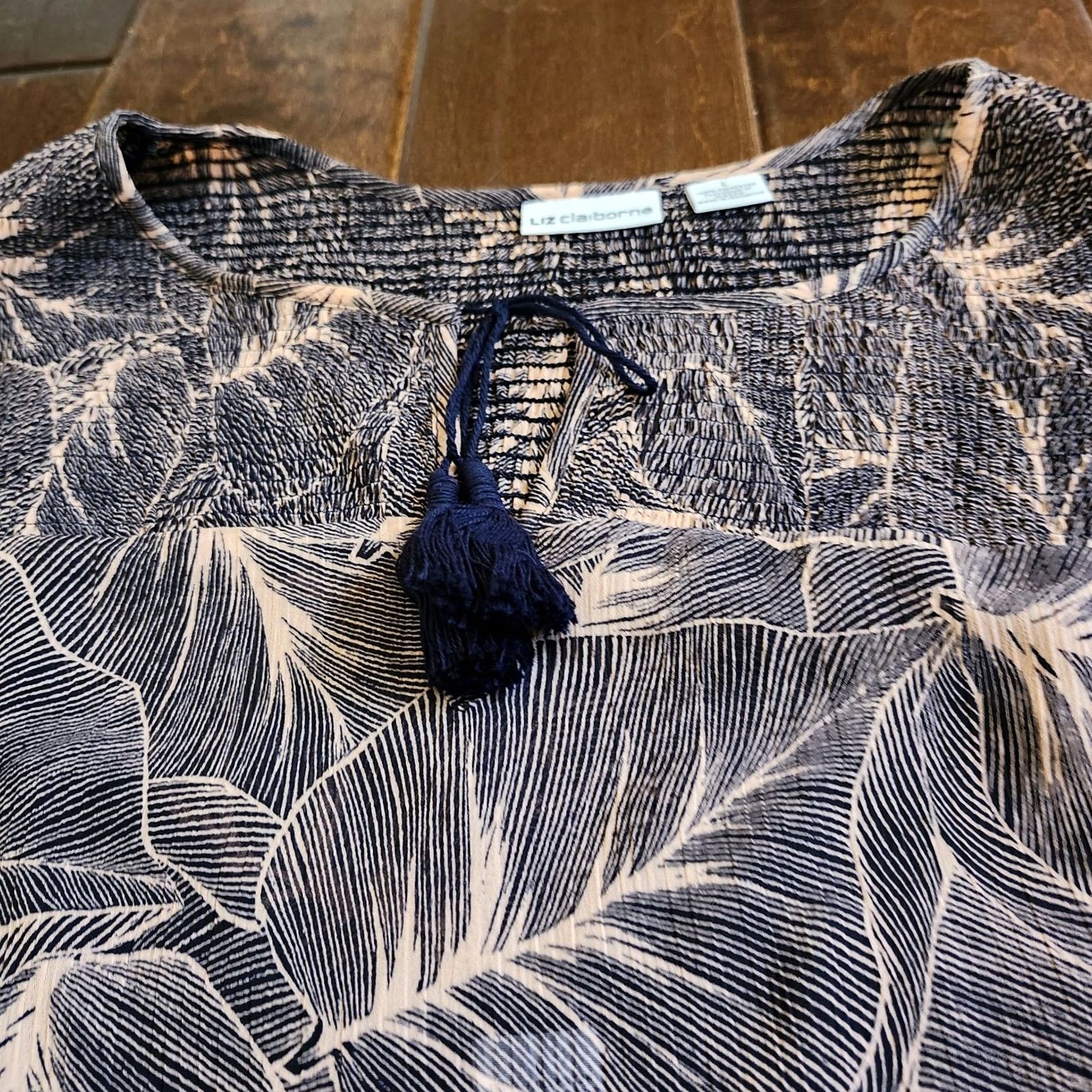 Liz Claiborne Liz Claiborne Women's Leaf Print Sleeveless Tassel Blouse & Underneath Top Sz L Size L / US 10 / IT 46 - 6 Thumbnail