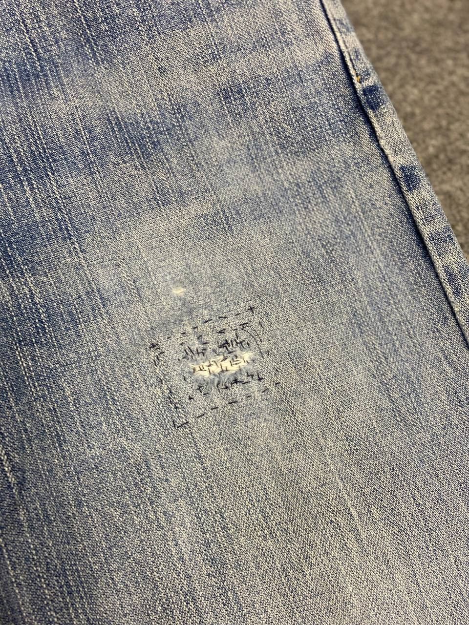 Wrangler vintage wrangler lightwash distressed denim Size US 31 - 7 Thumbnail
