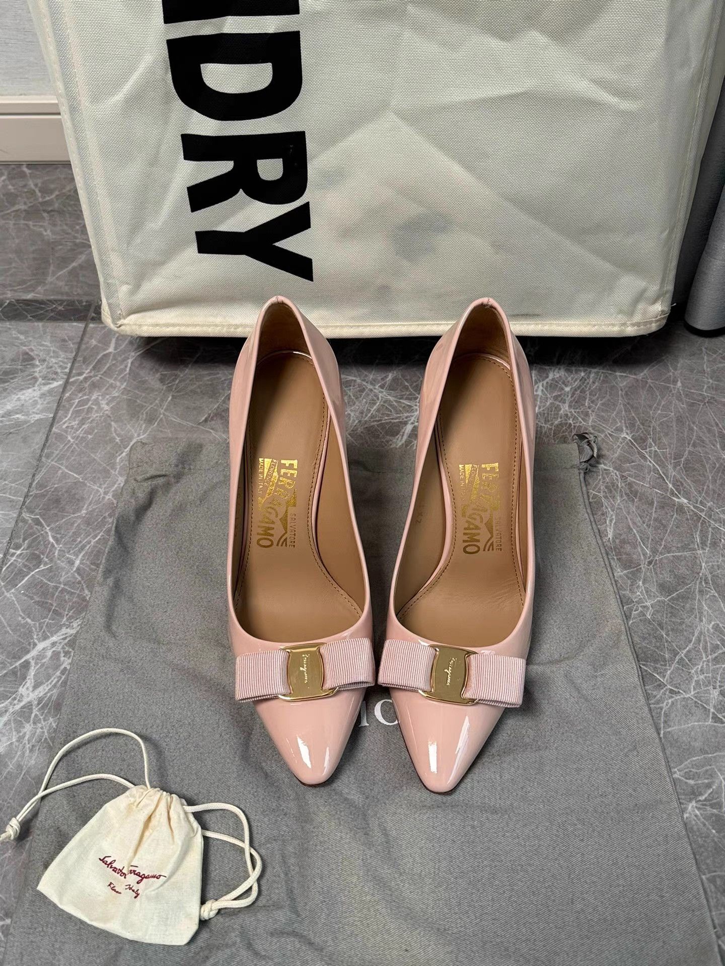 Salvatore Ferragamo FERRAGAMO Women's Pale Pink High Heels (Pumps) K6 Size US 8 / IT 38 - 2 Thumbnail