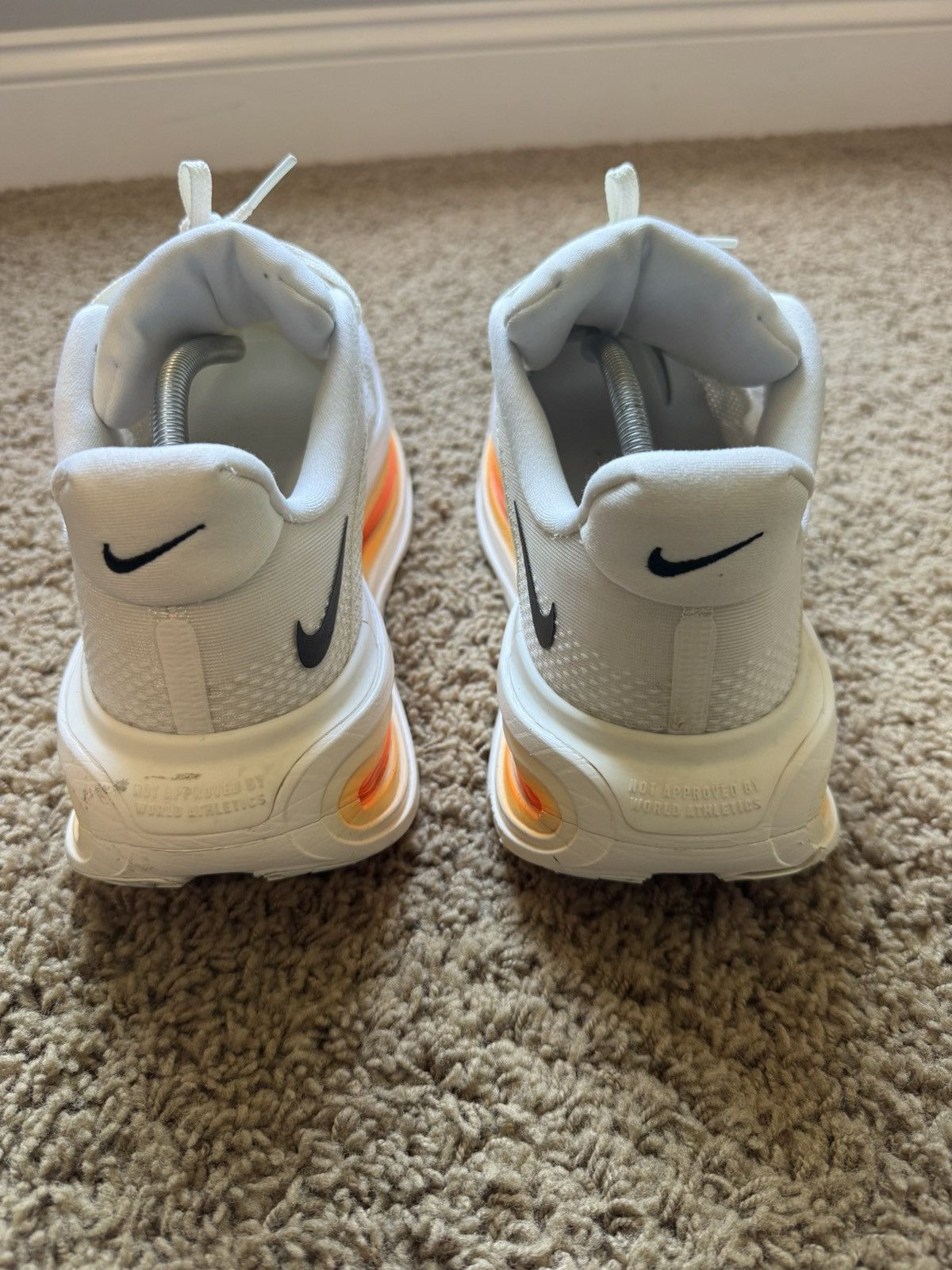 Nike Nike Vomero Premium coconut orange size 10.5 Size US 10.5 / EU 43-44 - 4 Thumbnail
