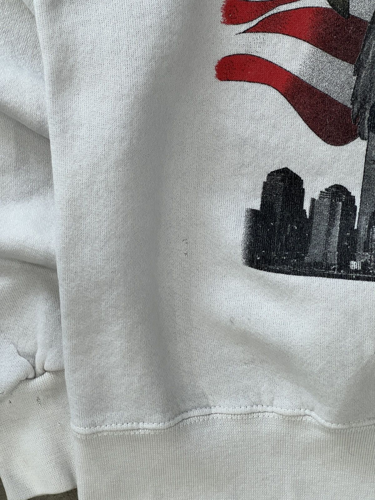 Vintage Vintage 2001 9/11 Eagle Twin Towers Memorial Crewneck Small Size US S / EU 44-46 / 1 - 6 Thumbnail