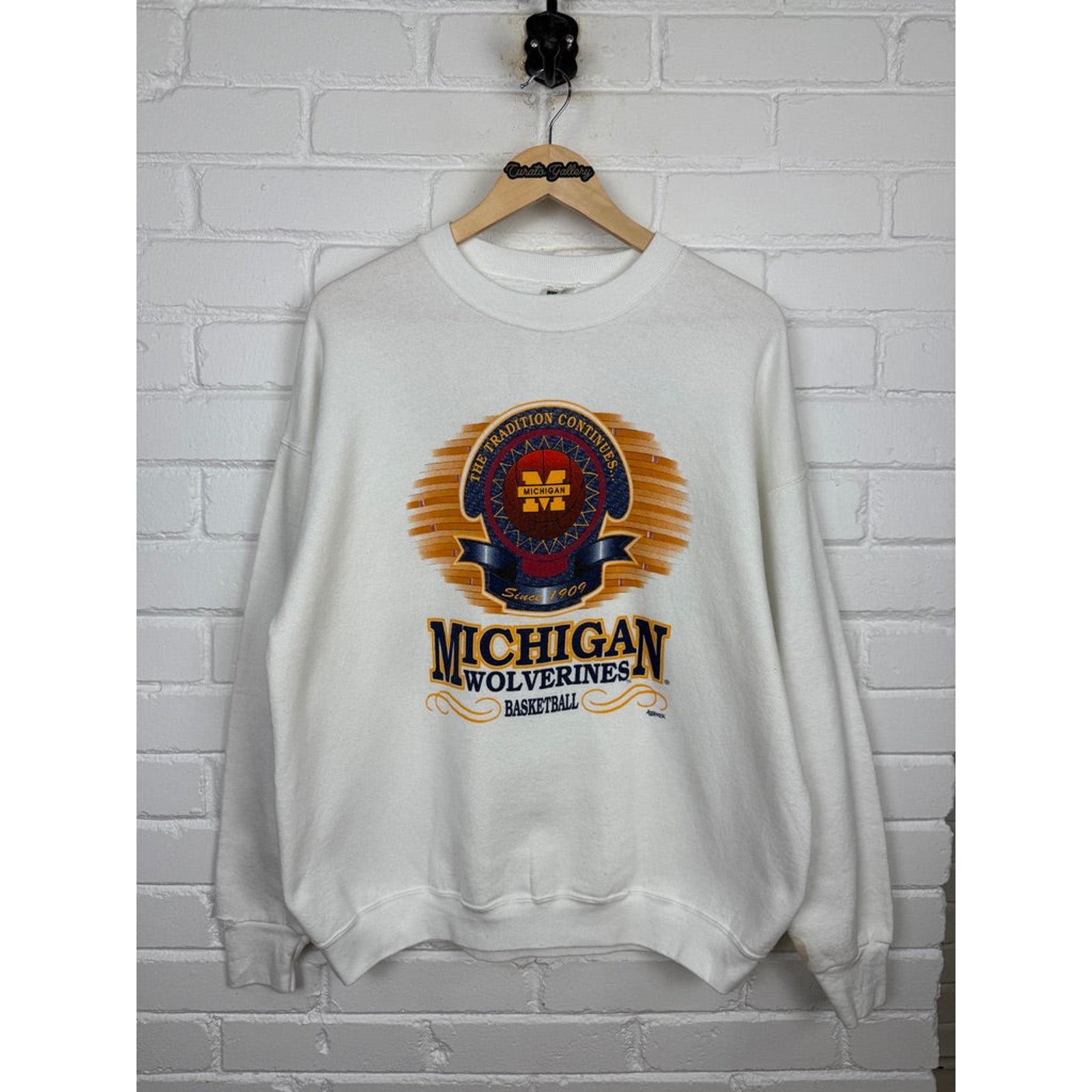 Vintage Vintage 1997 Michigan Wolverines Basketball NCAA Size XL Size US XL / EU 56 / 4 - 1 Thumbnail
