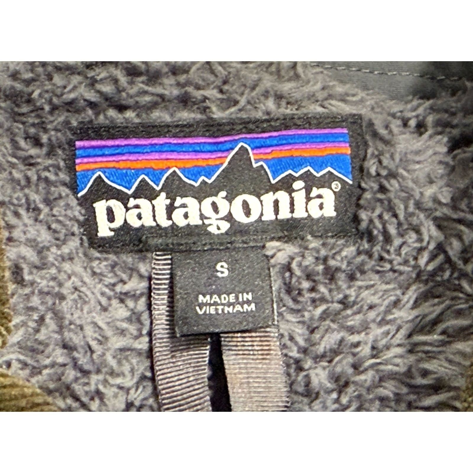 Patagonia Patagonia Shirt Jacket Mens Small Gray Fleece Lined Isthmus Quilted Shacket Shirt Jacket Mens Small Gray Quilted Shacket Patagonia Size US S / EU 44-46 / 1 - 5 Thumbnail