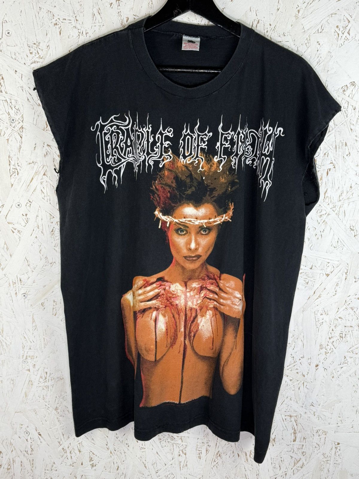 Band Tees 90s Cradle Of Filth 1998 Praise The Whore Metal Sleeveless Size US XL / EU 56 / 4 - 1 Thumbnail