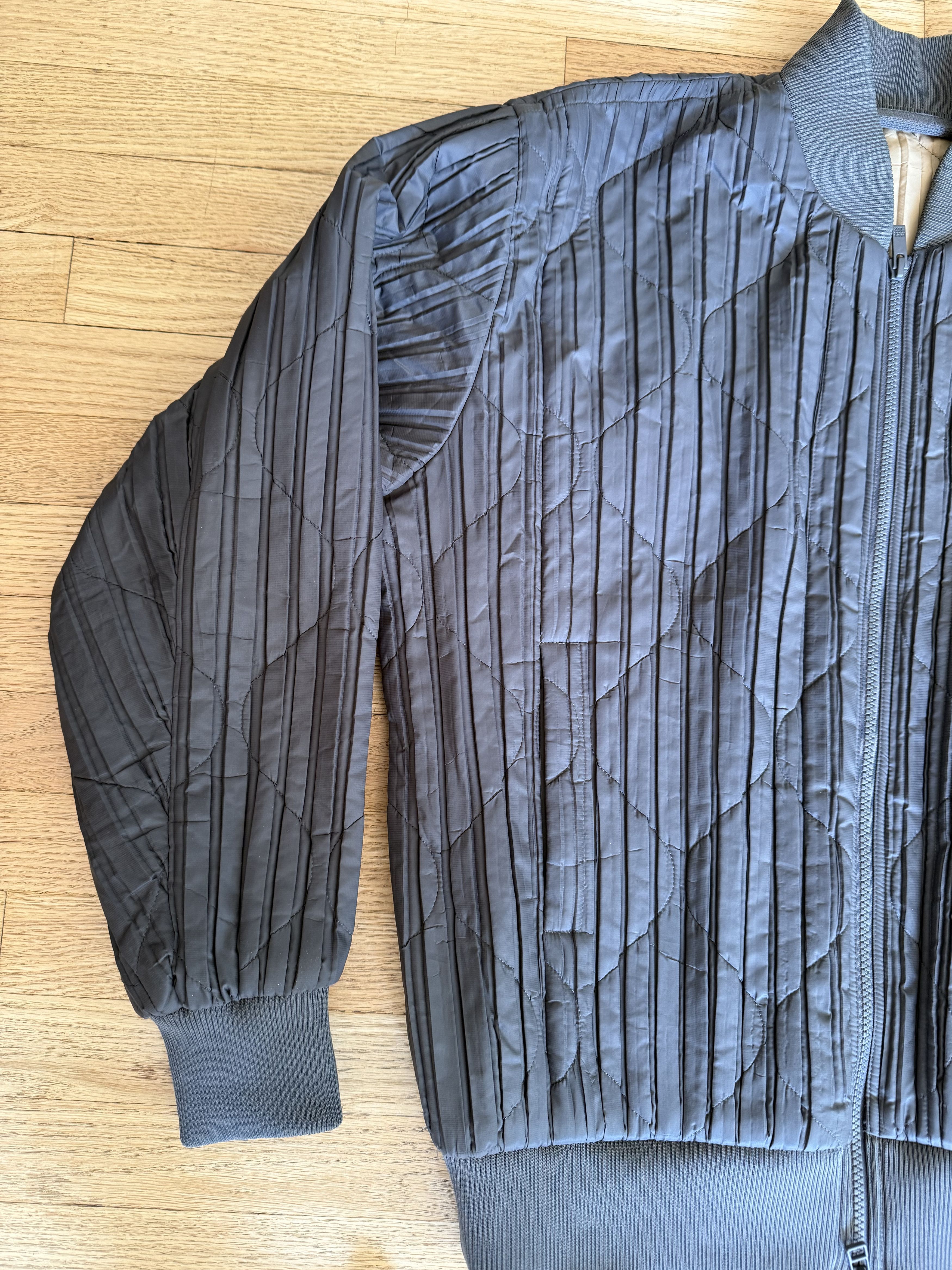 Homme Plisse Issey Miyake Issey Plisser Bomber Charcoal Size US M / EU 48-50 / 2 - 4 Thumbnail