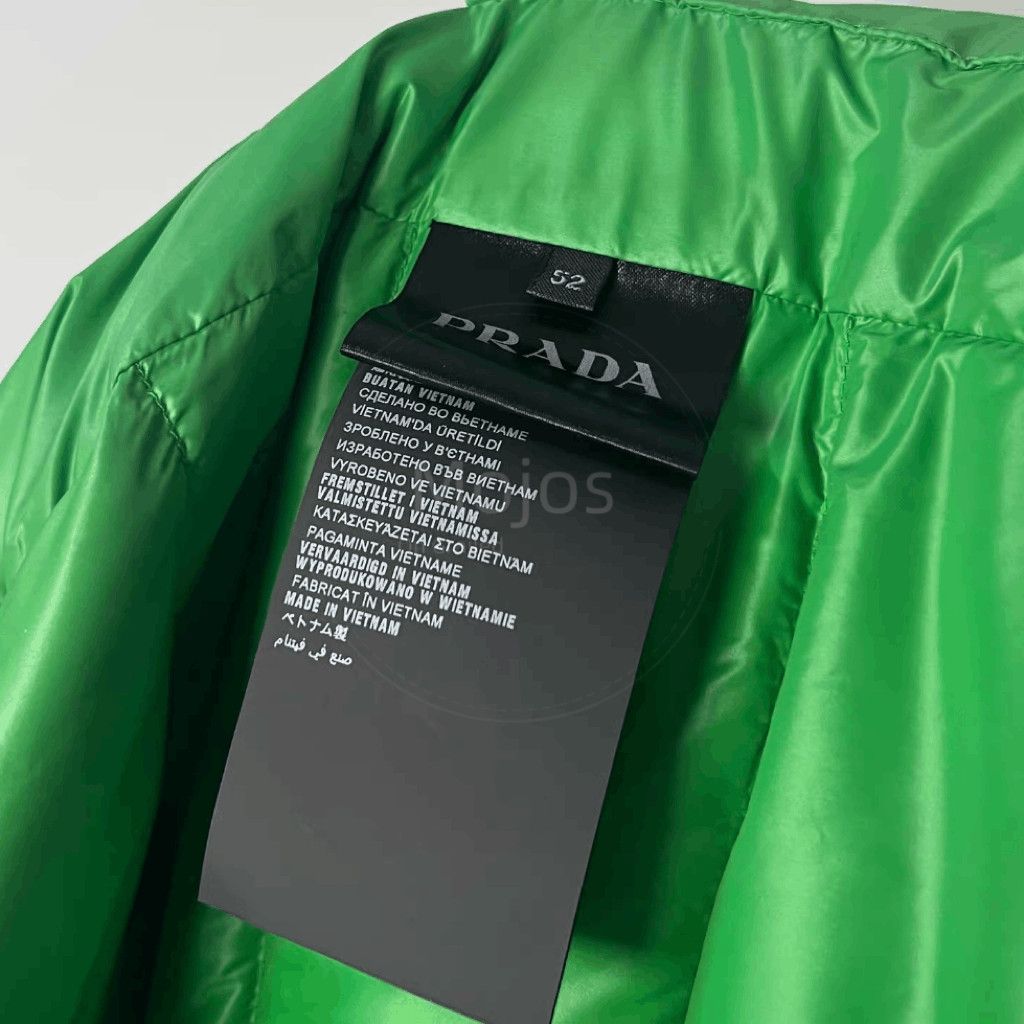 Prada Sz 52 Prada Metal Logo Label Puffer Vest-2508 Size US L / EU 52-54 / 3 - 5 Thumbnail
