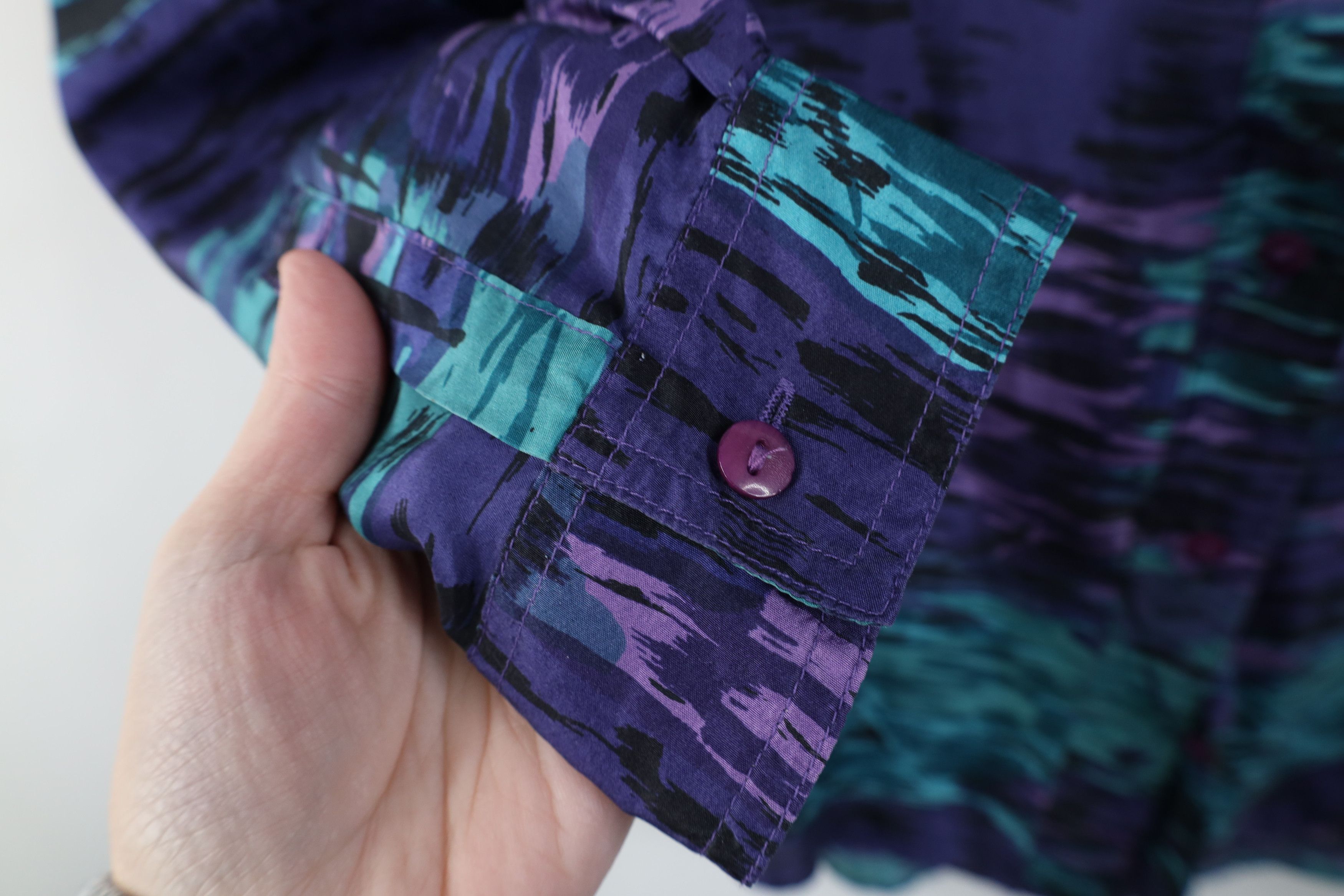 Vintage Vintage 90s Streetwear Baggy Silk Collared Button Shirt Size M / US 6-8 / IT 42-44 - 6 Thumbnail