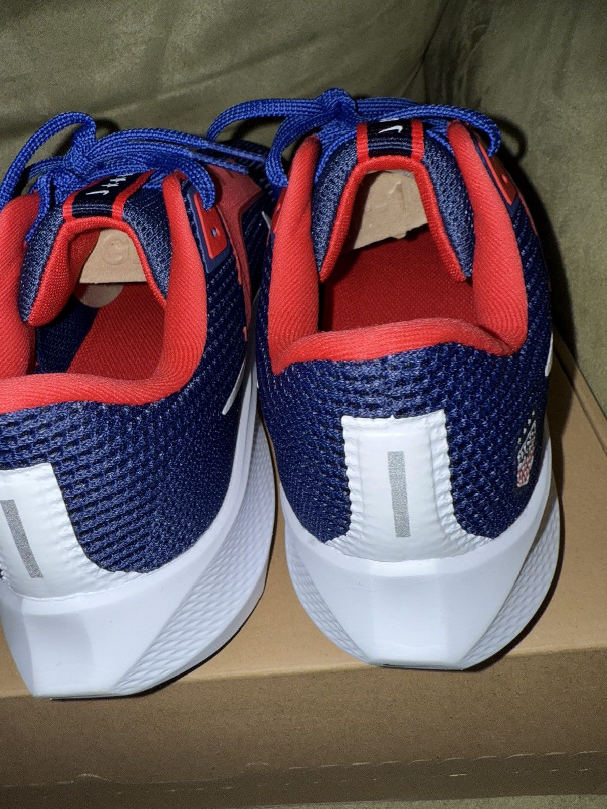 Nike Nike Air Zoom Pegasus 40 “USA USWNT” NEW w/ BOX! size 9 mens Size US 9 / EU 42 - 18 Thumbnail
