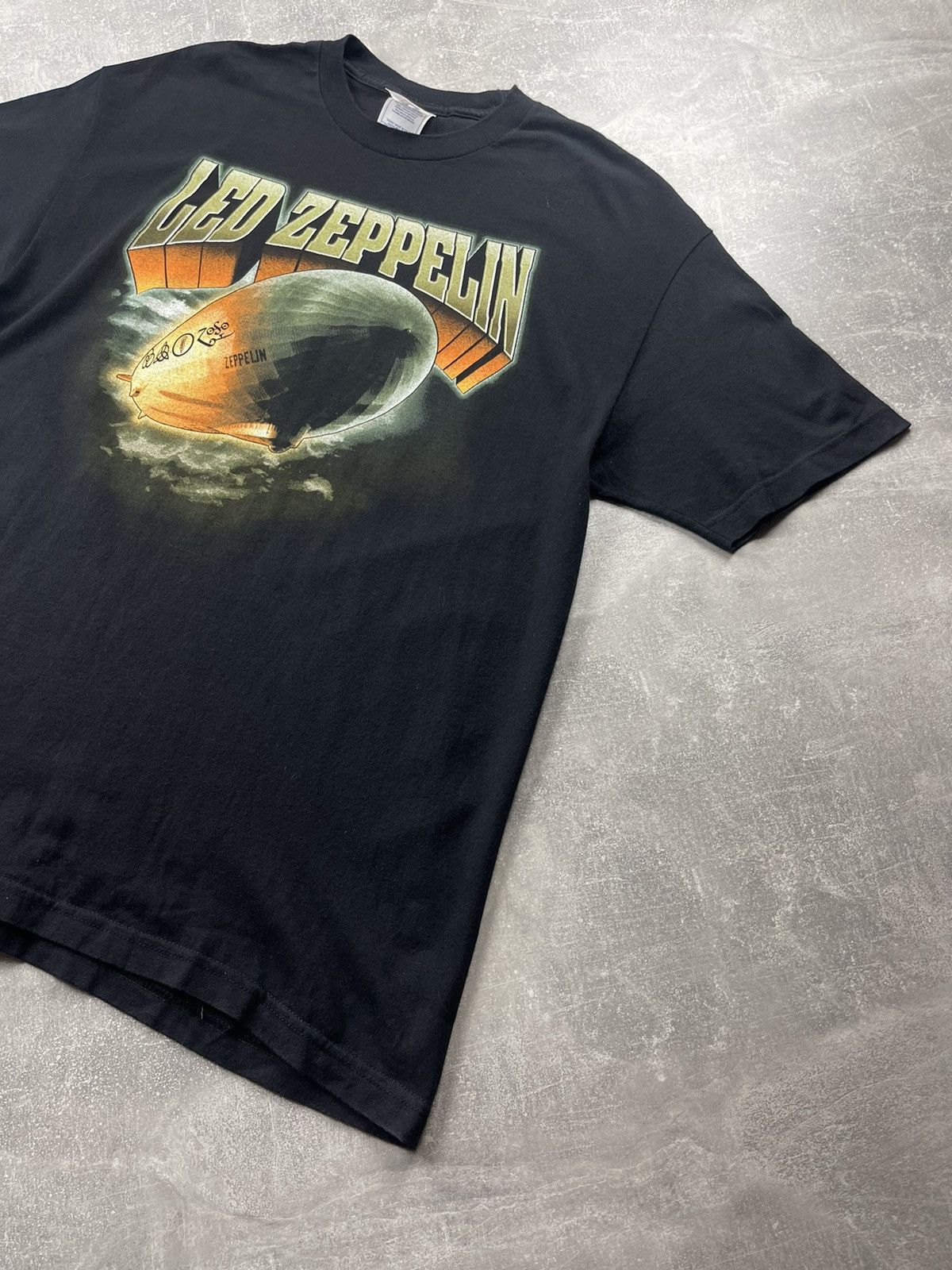 Led Zeppelin Vintage Led Zeppelin Black Graphic Band T-Shirt Size XL 00s Size US XL / EU 56 / 4 - 5 Thumbnail
