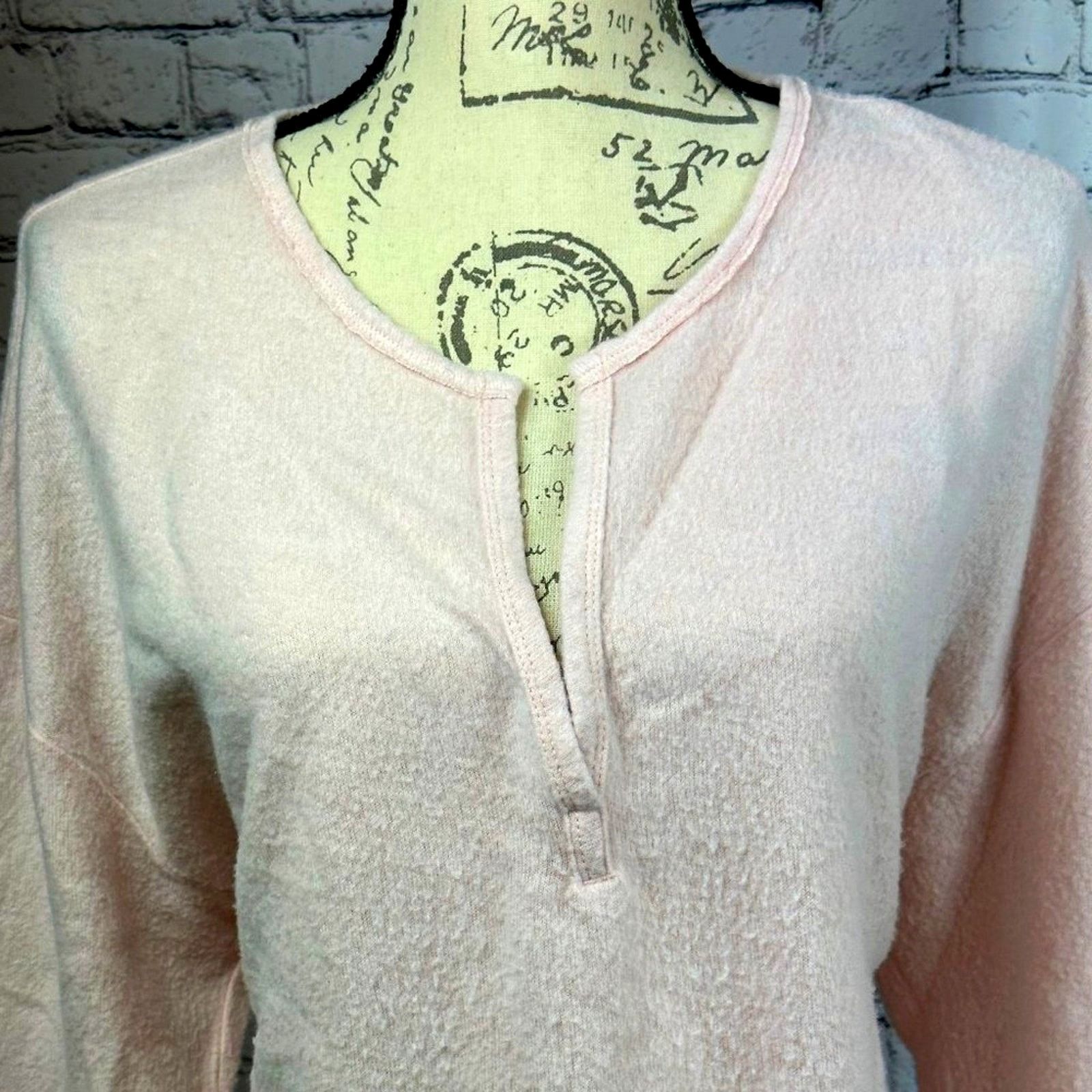 Other Socialite Pink Long Sleeve Fuzzy V-neck Top - size XL Size XL / US 12-14 / IT 48-50 - 6 Thumbnail